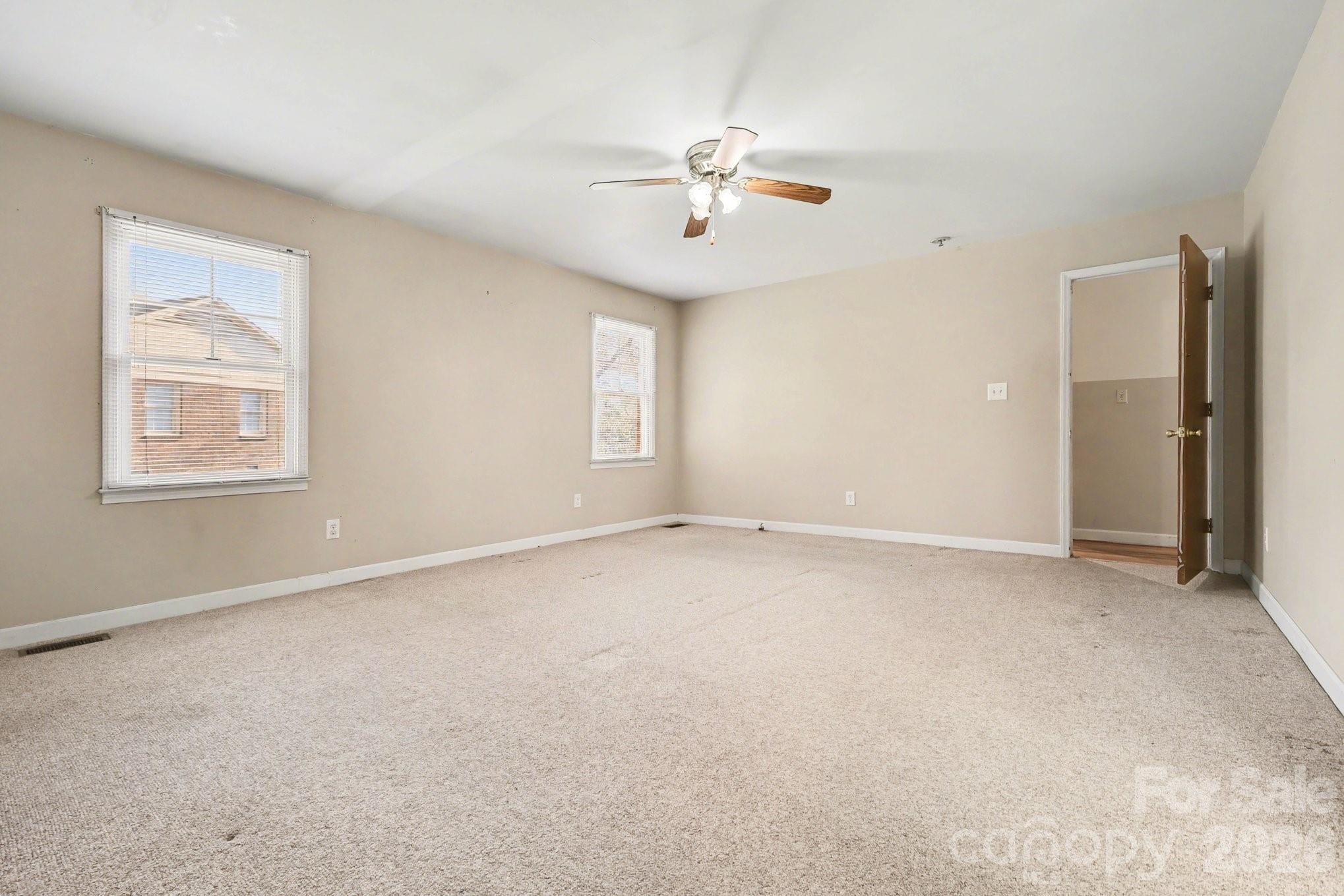2627 Scarlet Circle — Charlotte