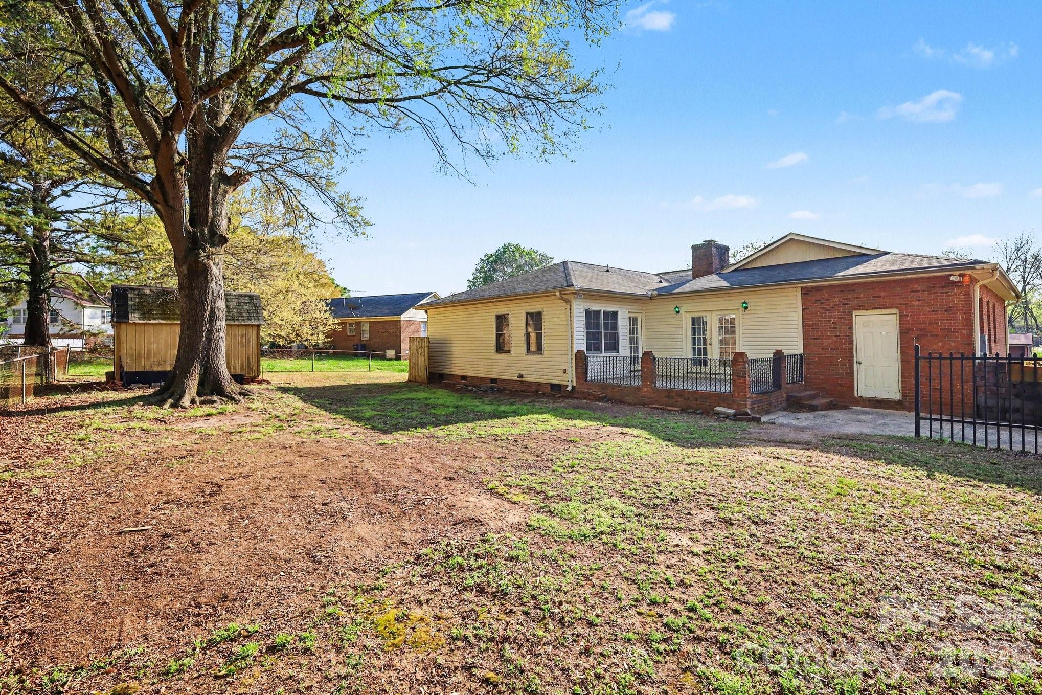 2627 Scarlet Circle — Charlotte