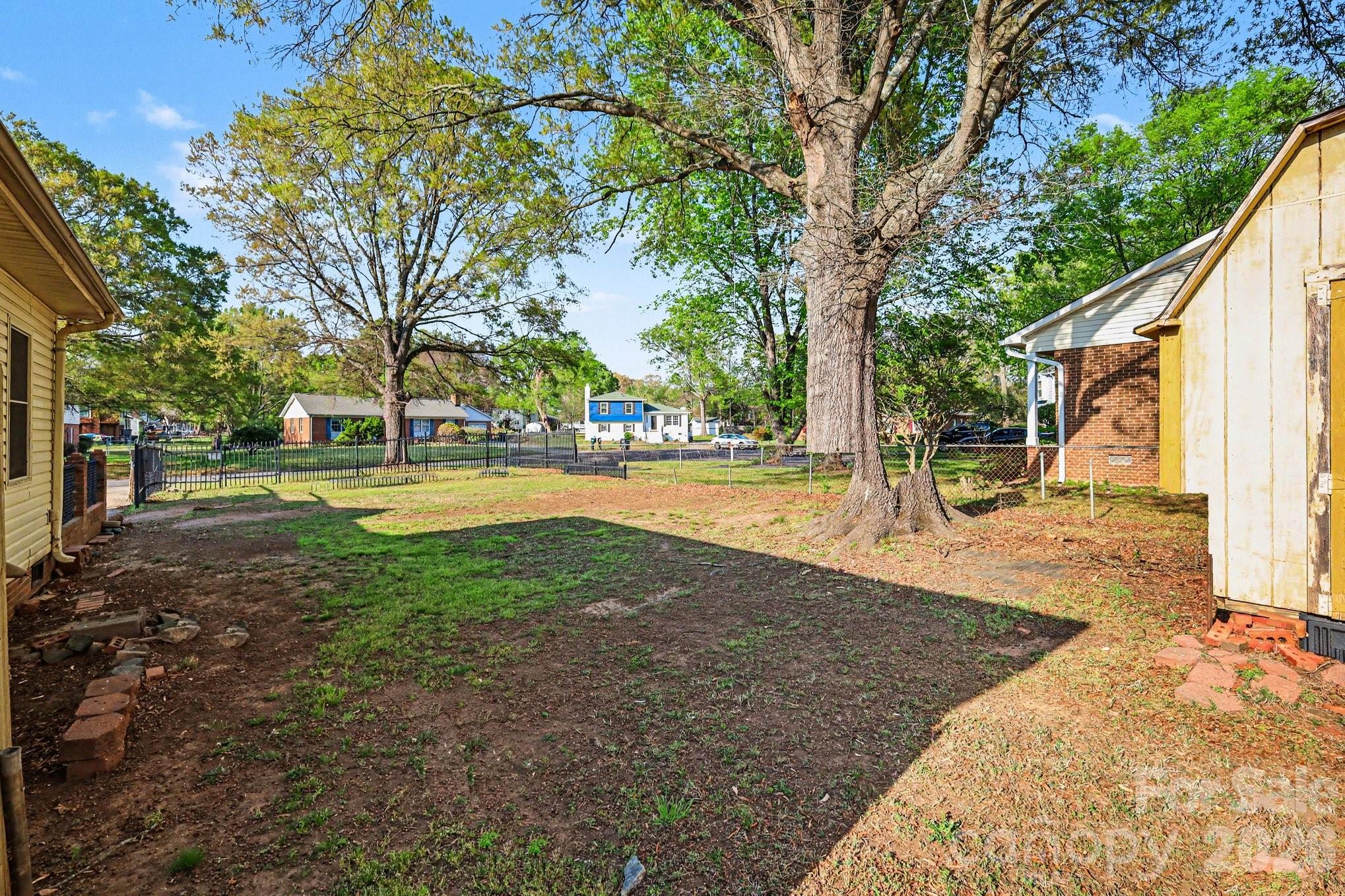 2627 Scarlet Circle — Charlotte