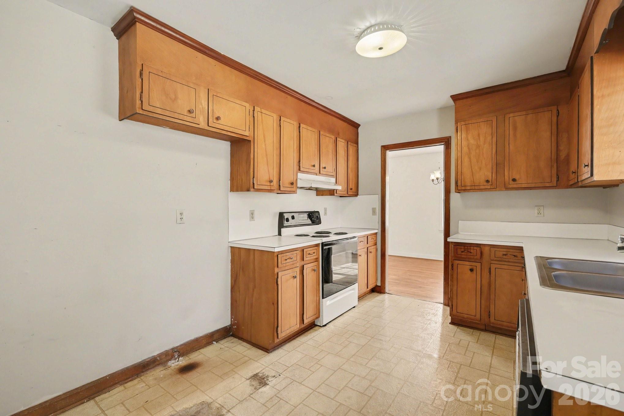 2627 Scarlet Circle — Charlotte