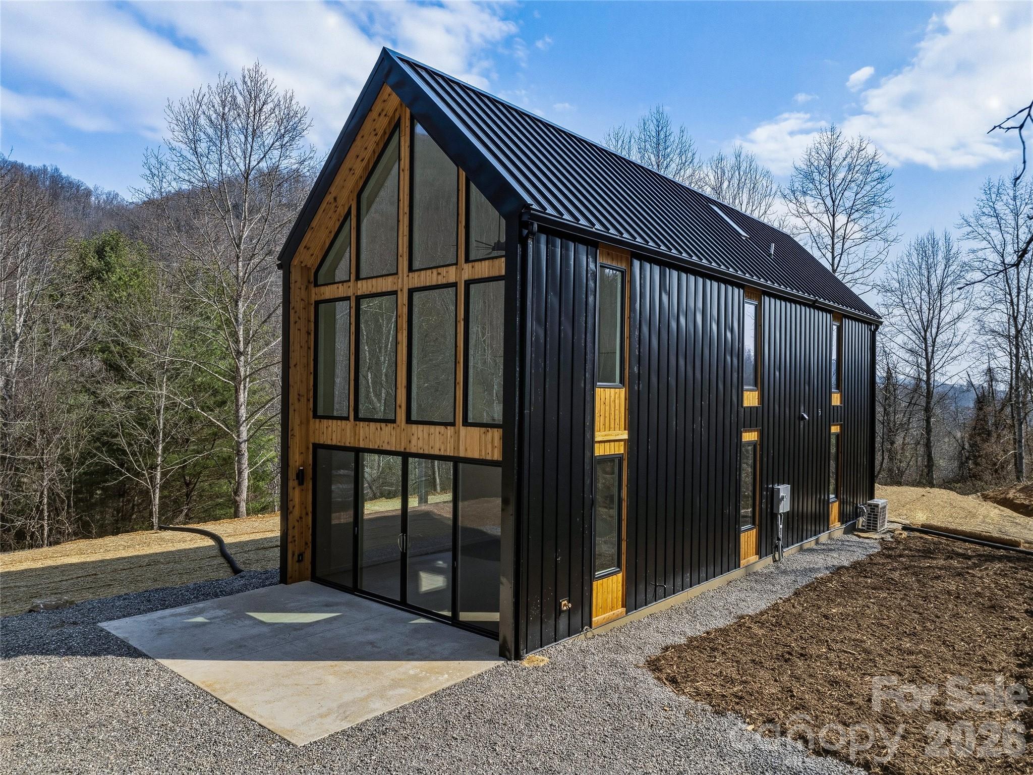 710 Kendal Drive — Leicester