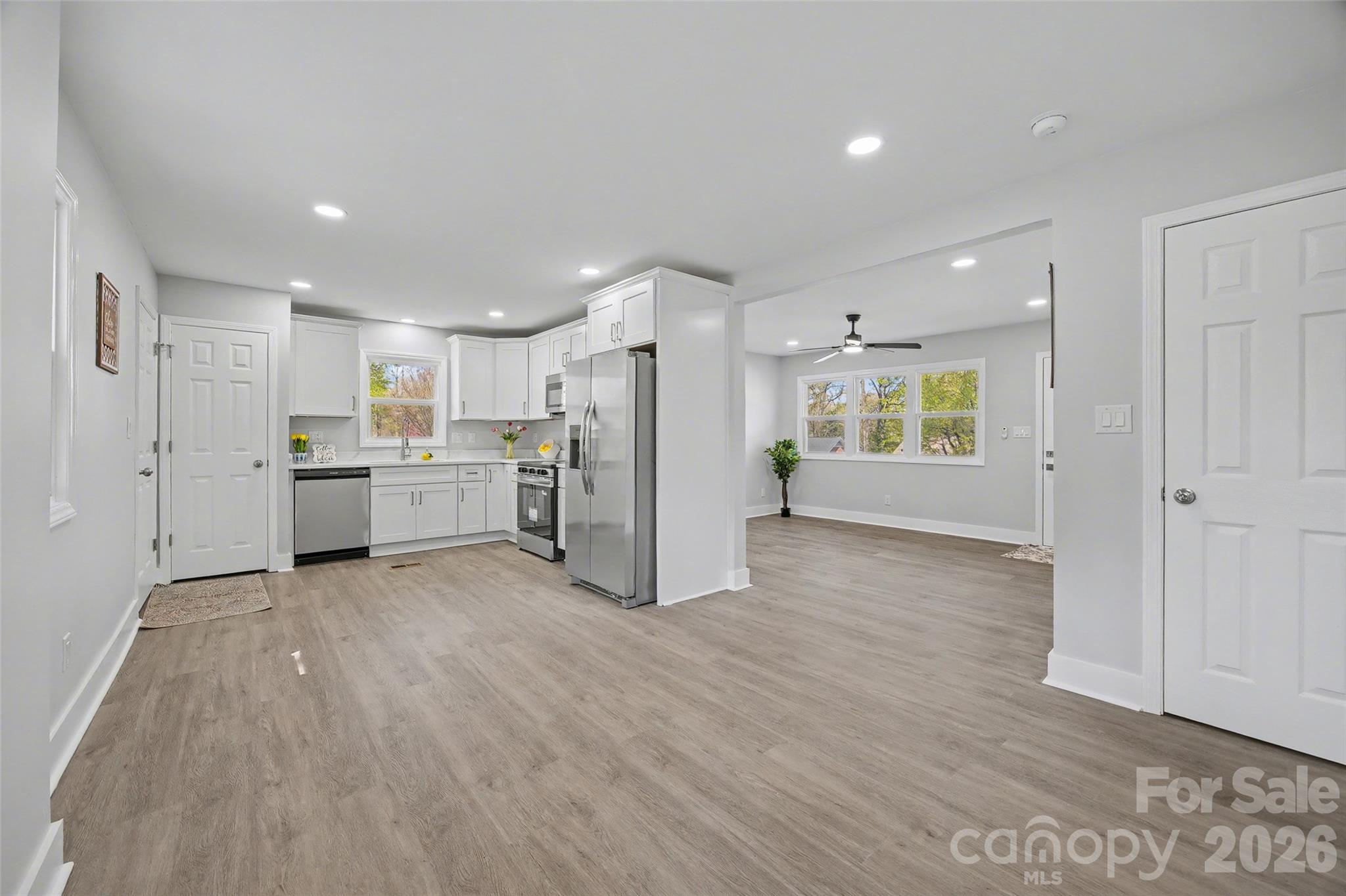 553 Derrydowne Drive — Charlotte