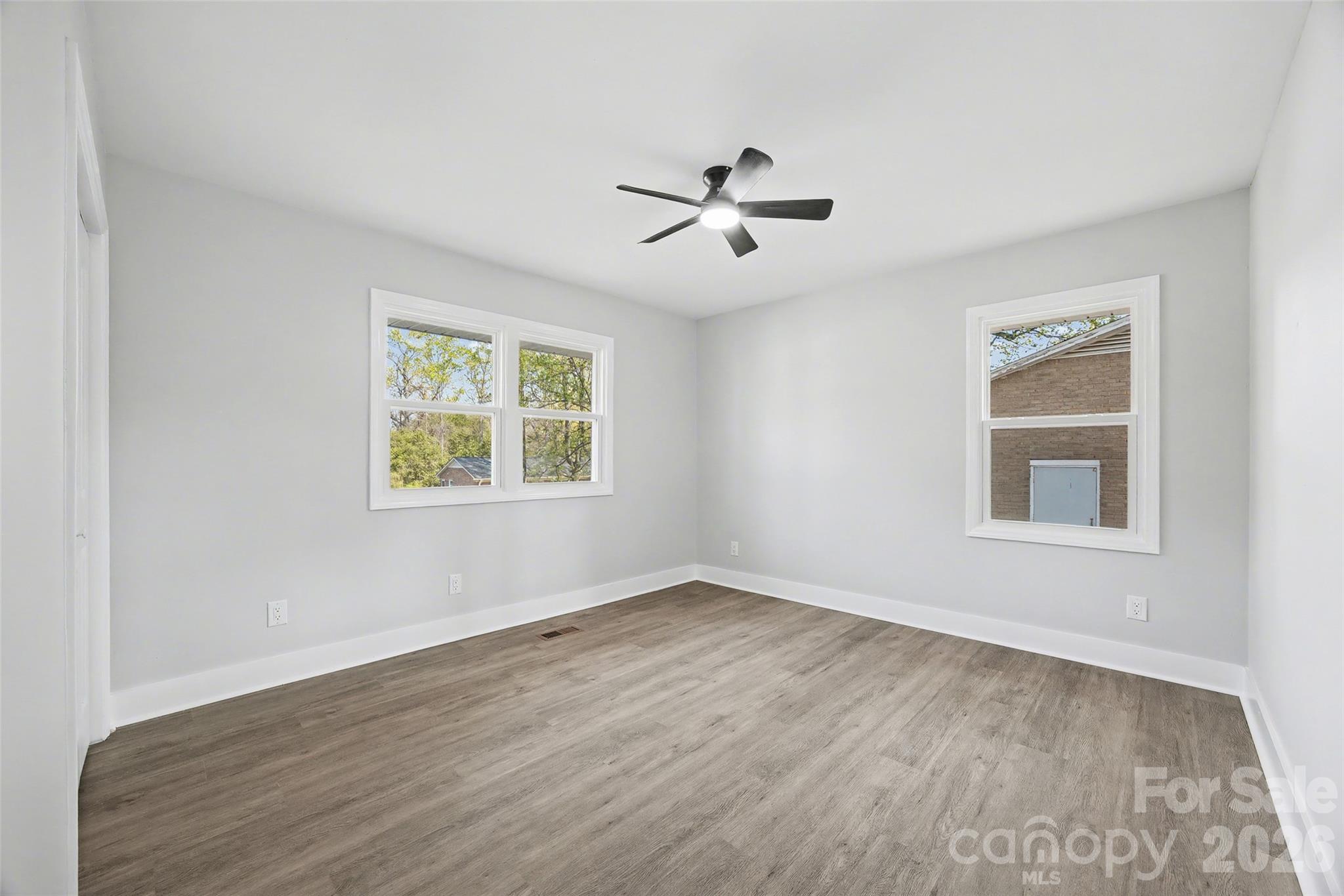 553 Derrydowne Drive — Charlotte