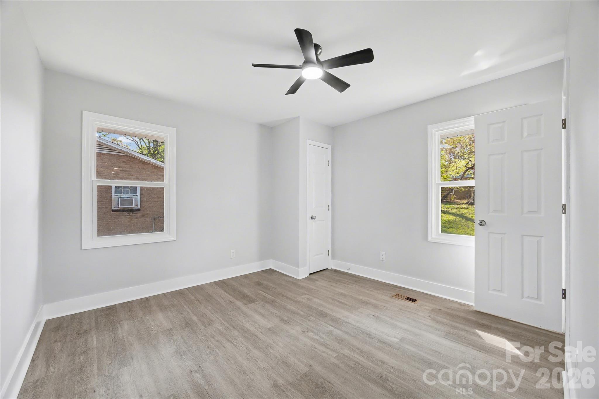 553 Derrydowne Drive — Charlotte