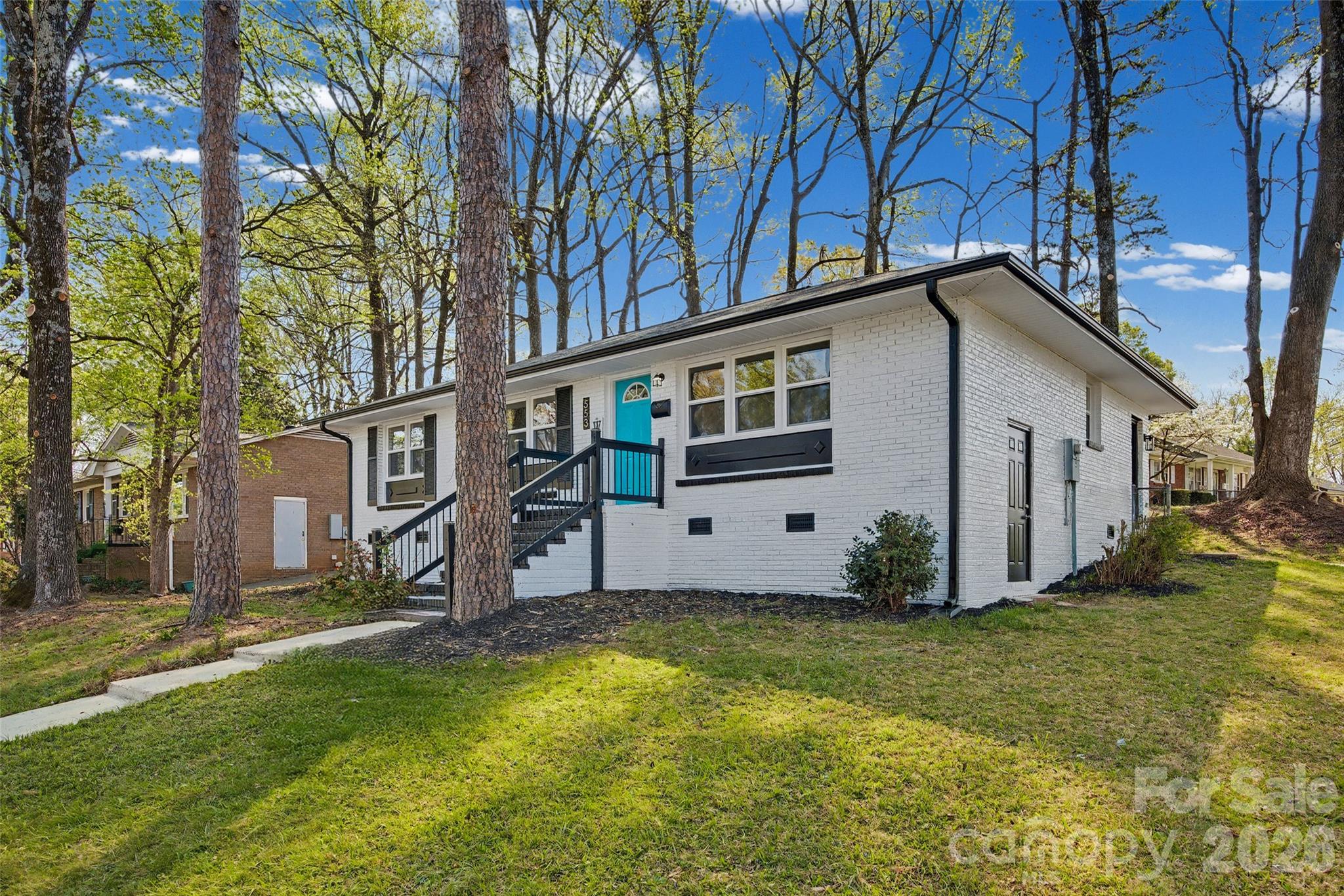 553 Derrydowne Drive — Charlotte