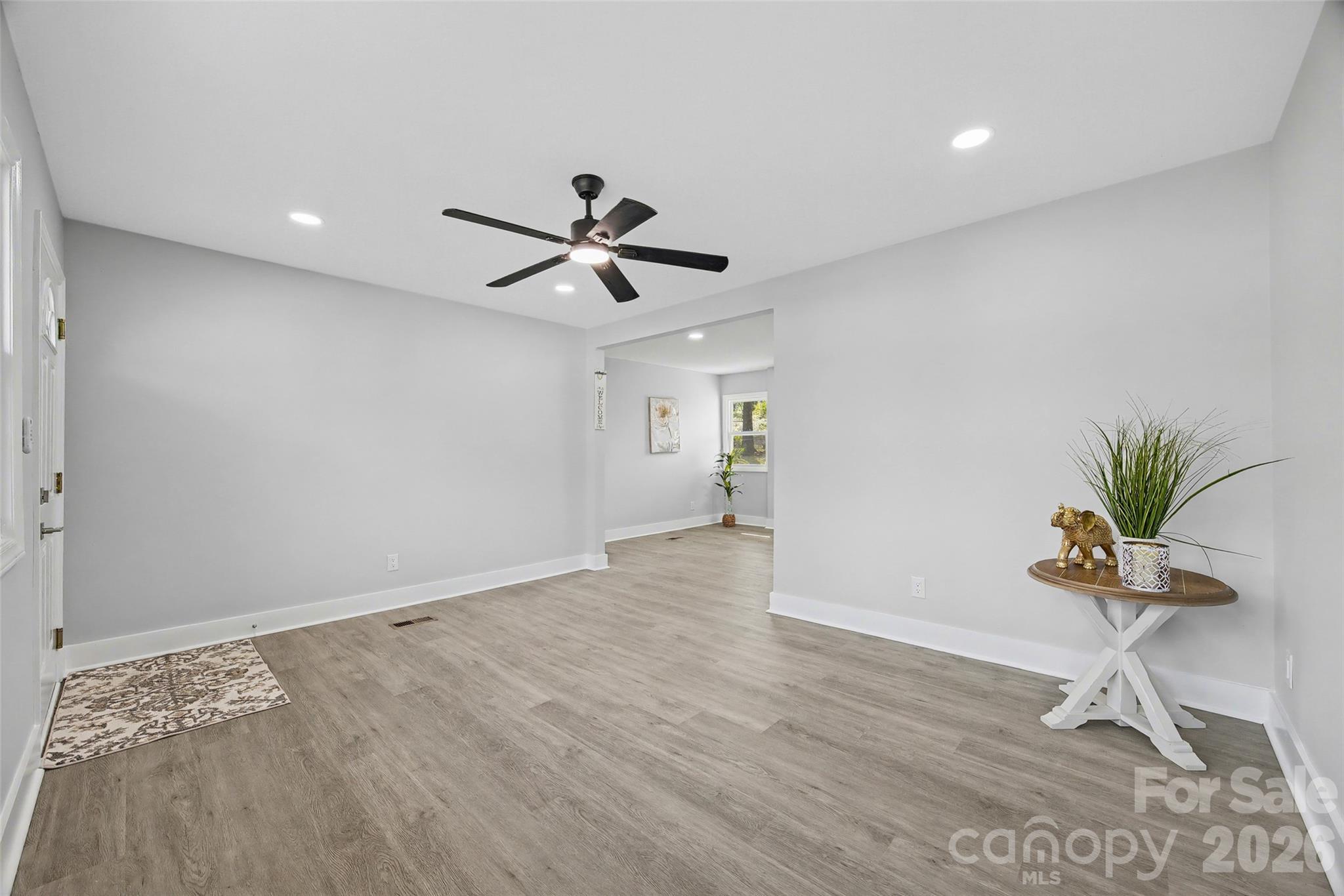 553 Derrydowne Drive — Charlotte