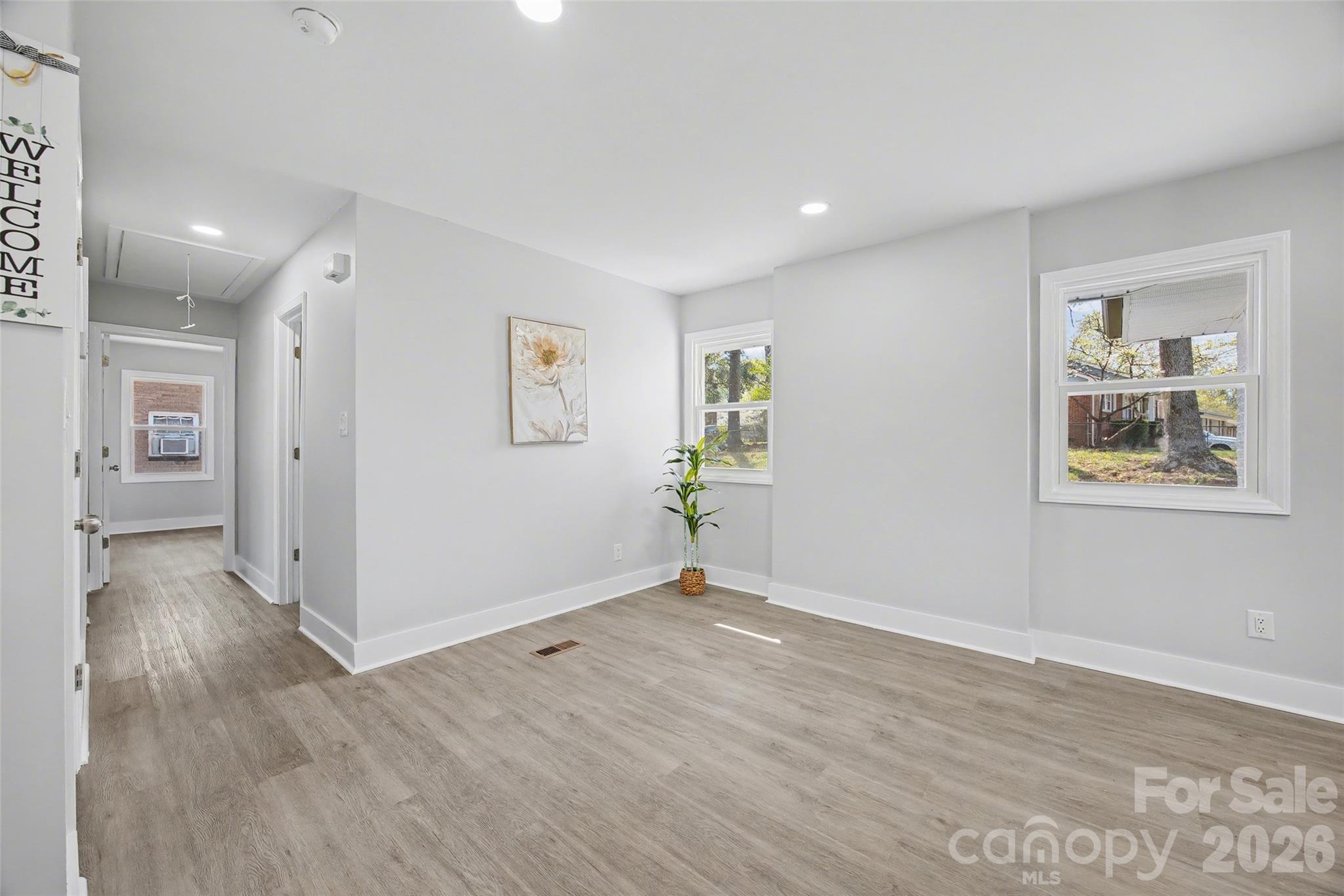 553 Derrydowne Drive — Charlotte