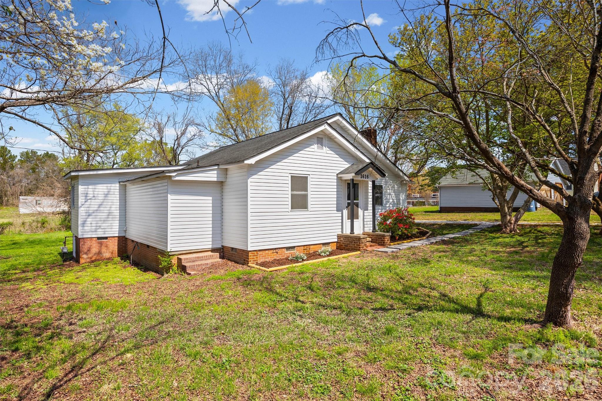 1616 Franandel Drive — Lancaster