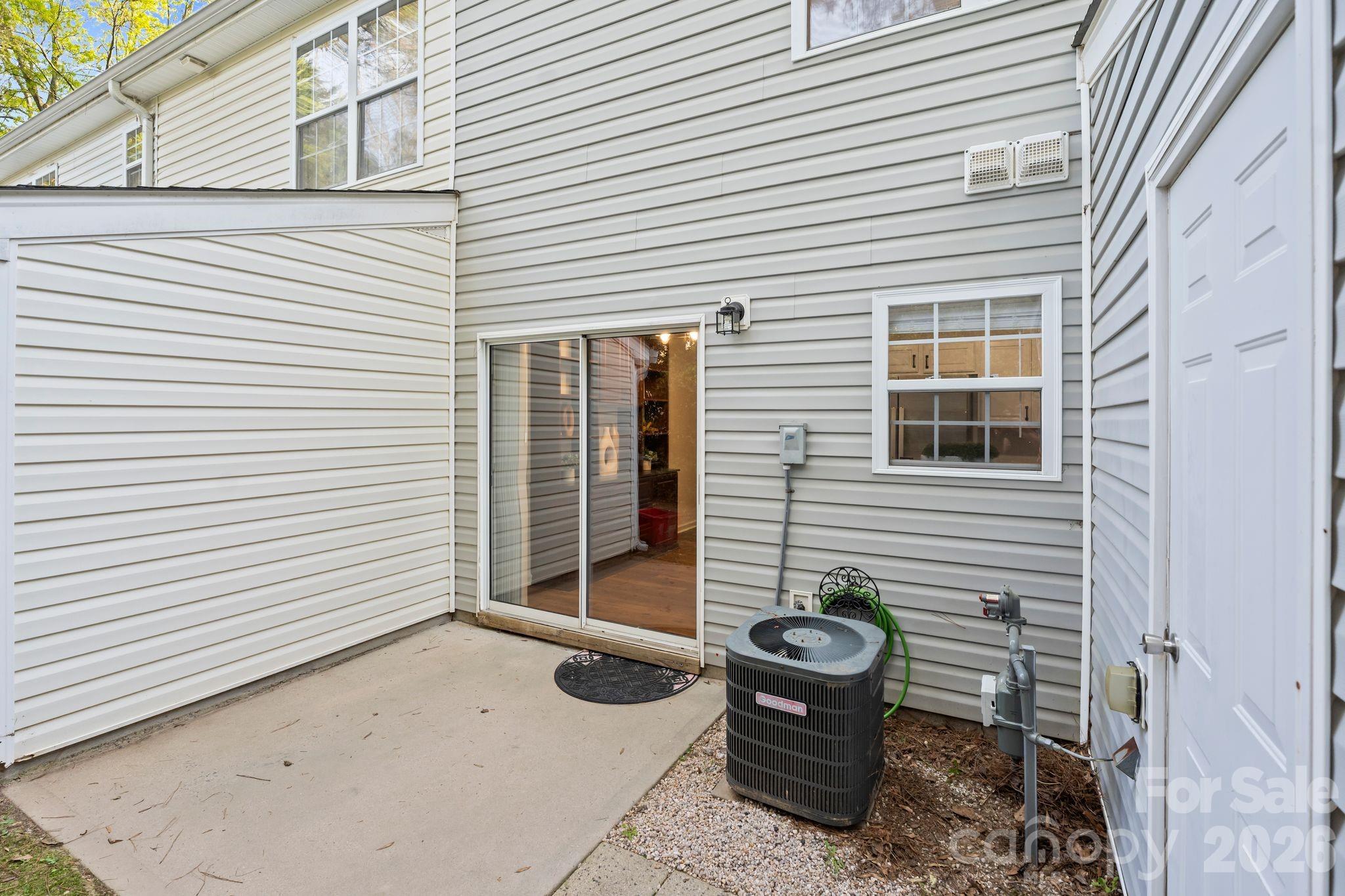 12318 Hennigan Place Lane — Charlotte