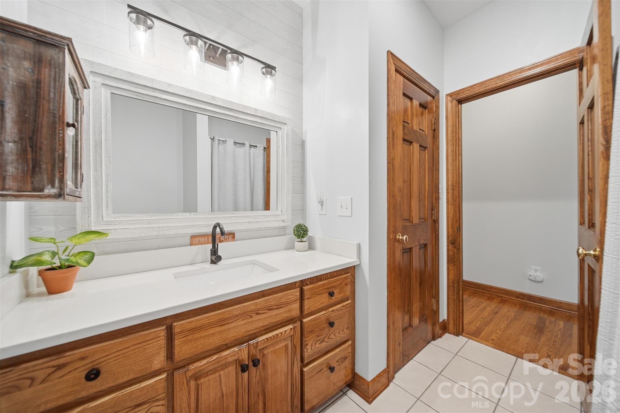 3330 Shamrock Heights — Hudson