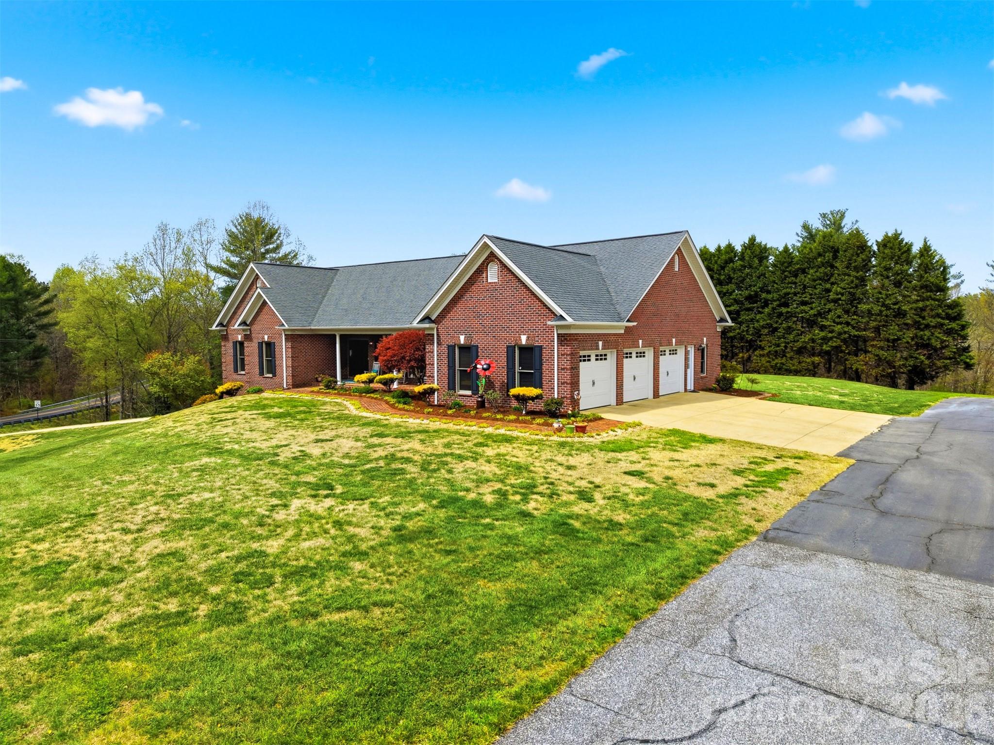 3330 Shamrock Heights — Hudson