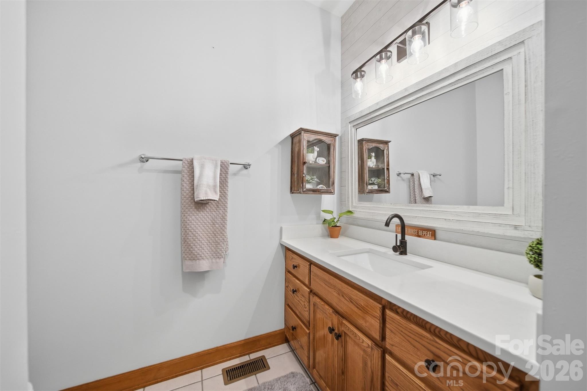 3330 Shamrock Heights — Hudson