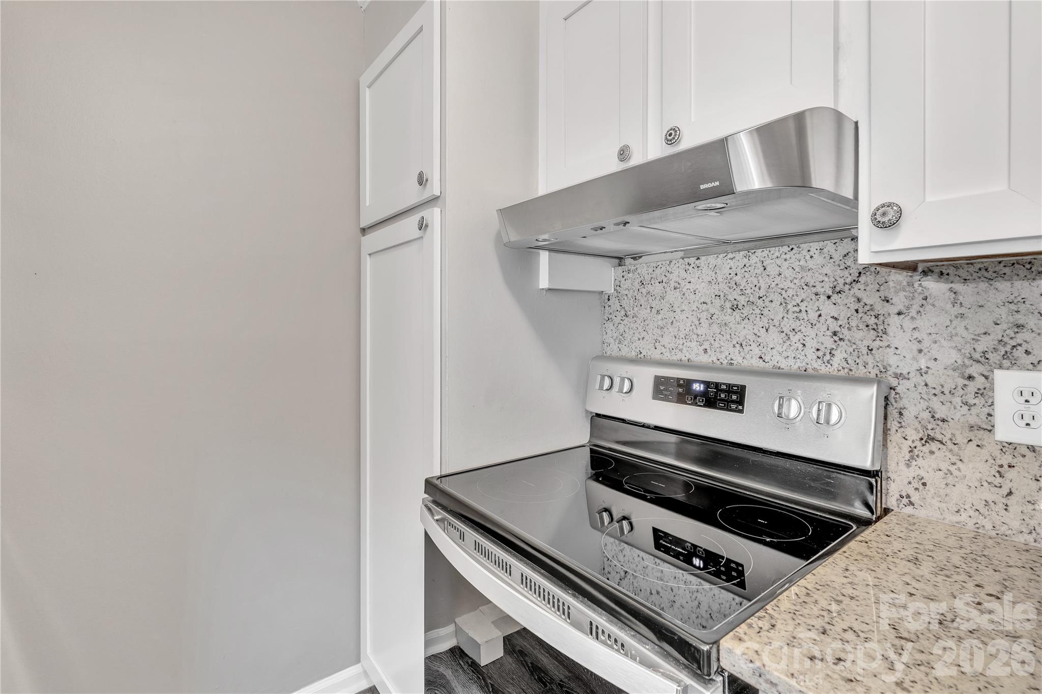 8073 Charter Oak Lane — Charlotte
