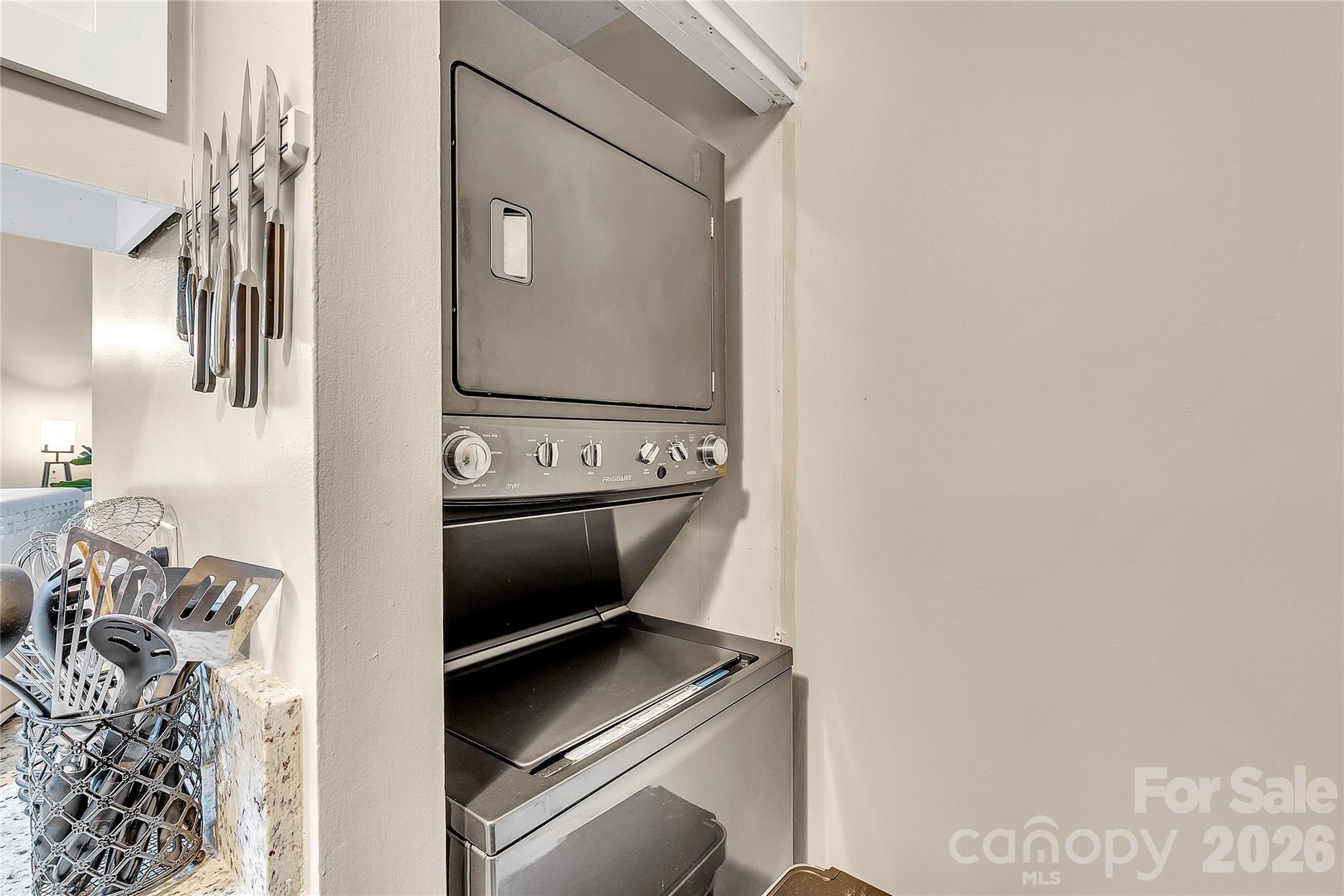8073 Charter Oak Lane — Charlotte