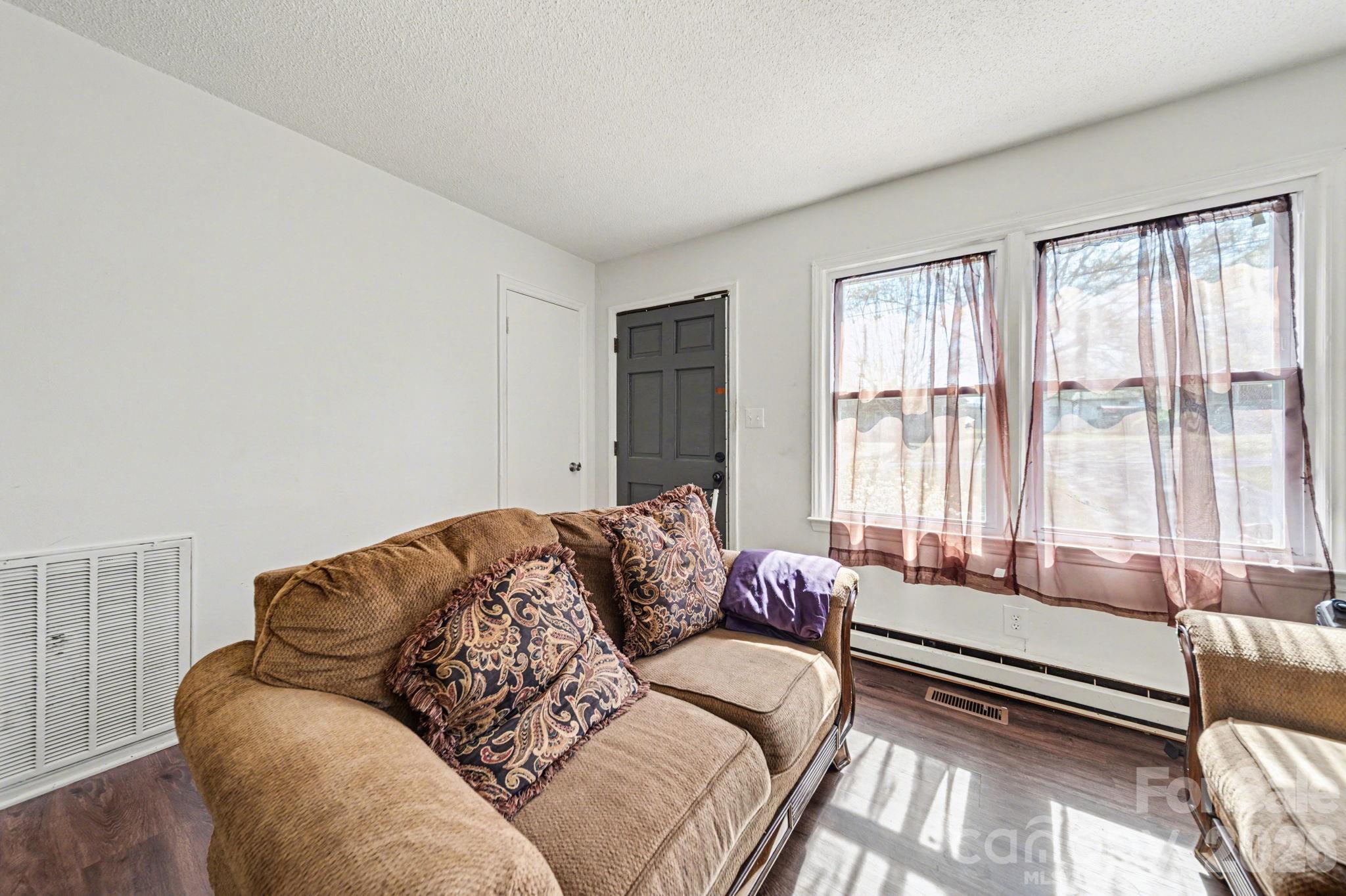 1332 Poston Circle — Gastonia