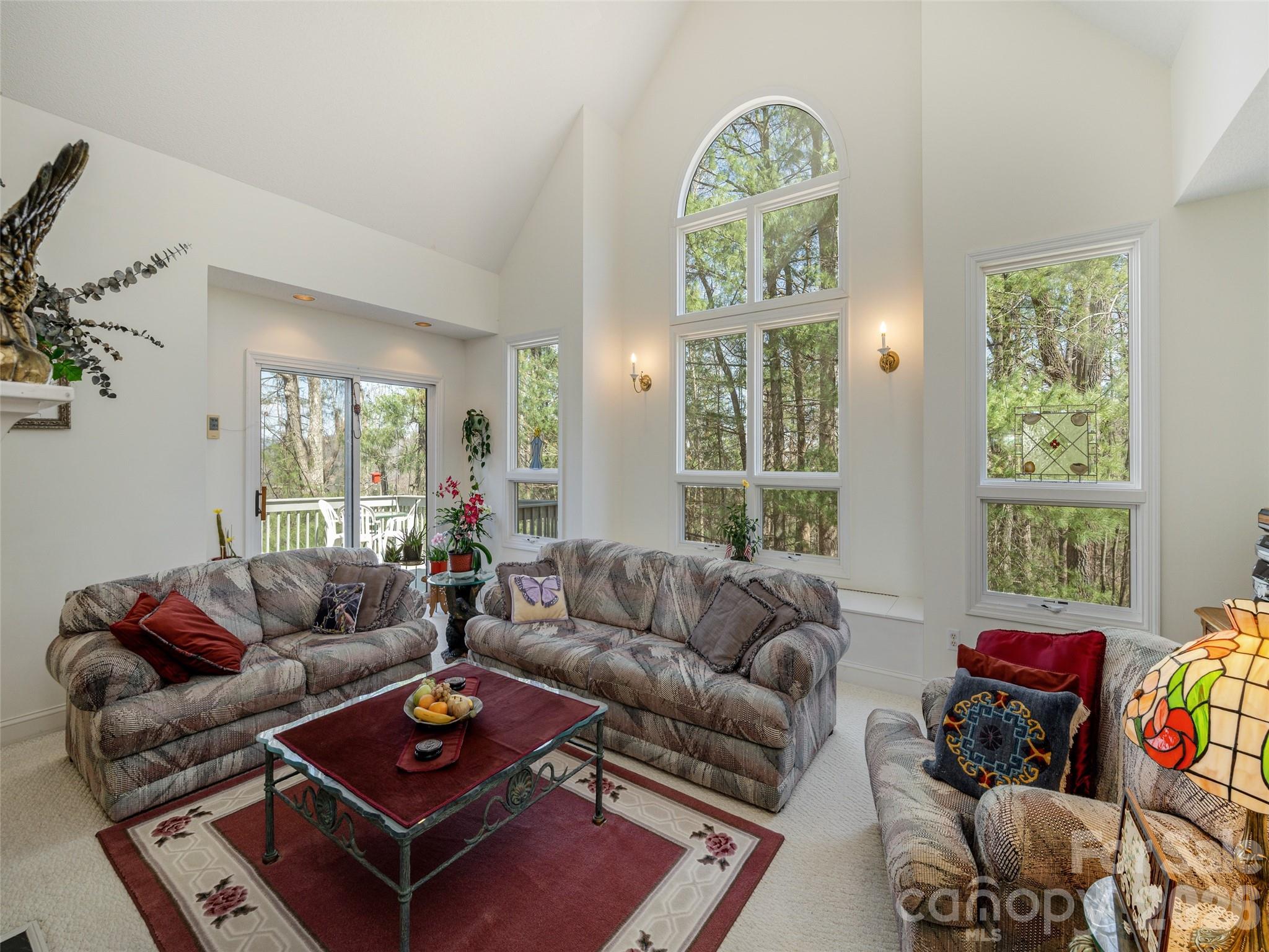 206 Black Oak Lane — Hendersonville