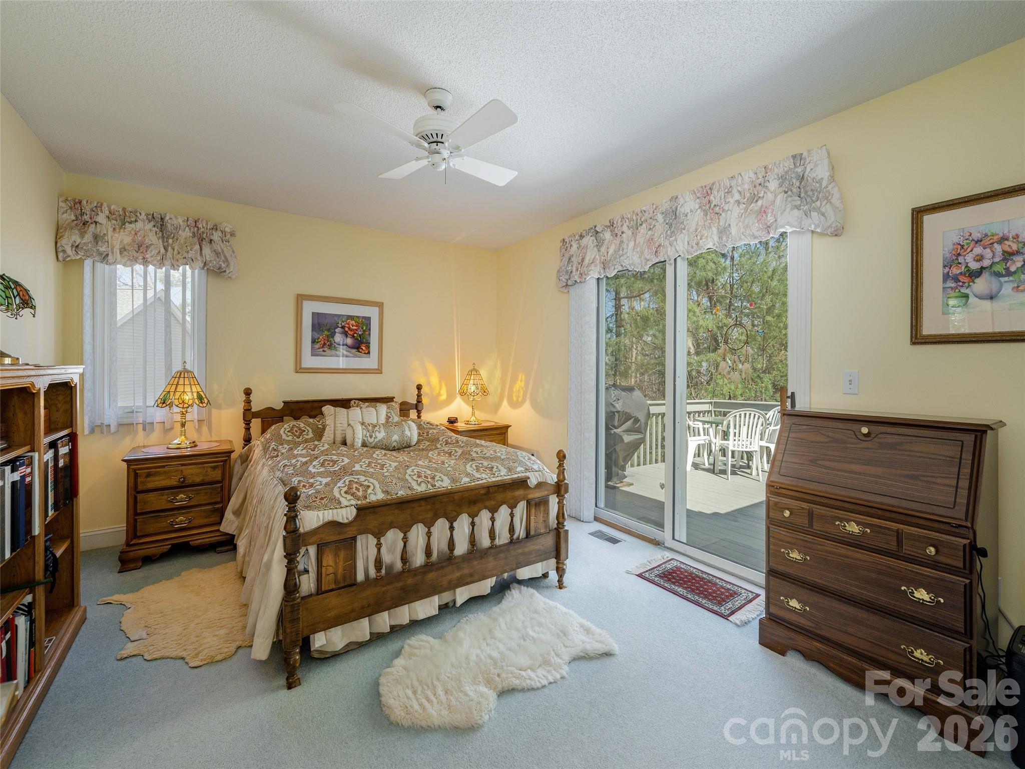 206 Black Oak Lane — Hendersonville