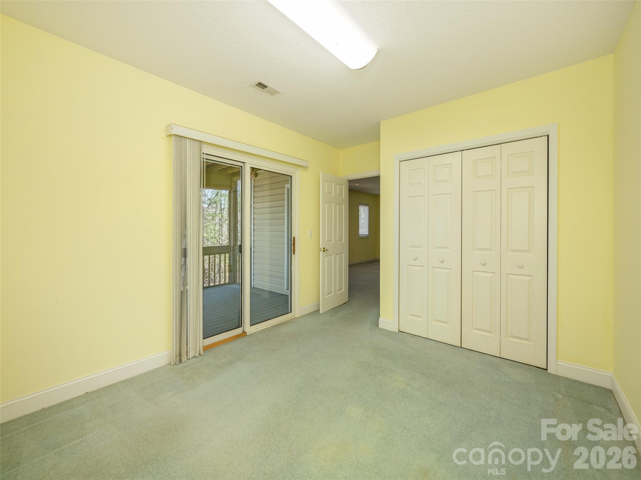 206 Black Oak Lane — Hendersonville