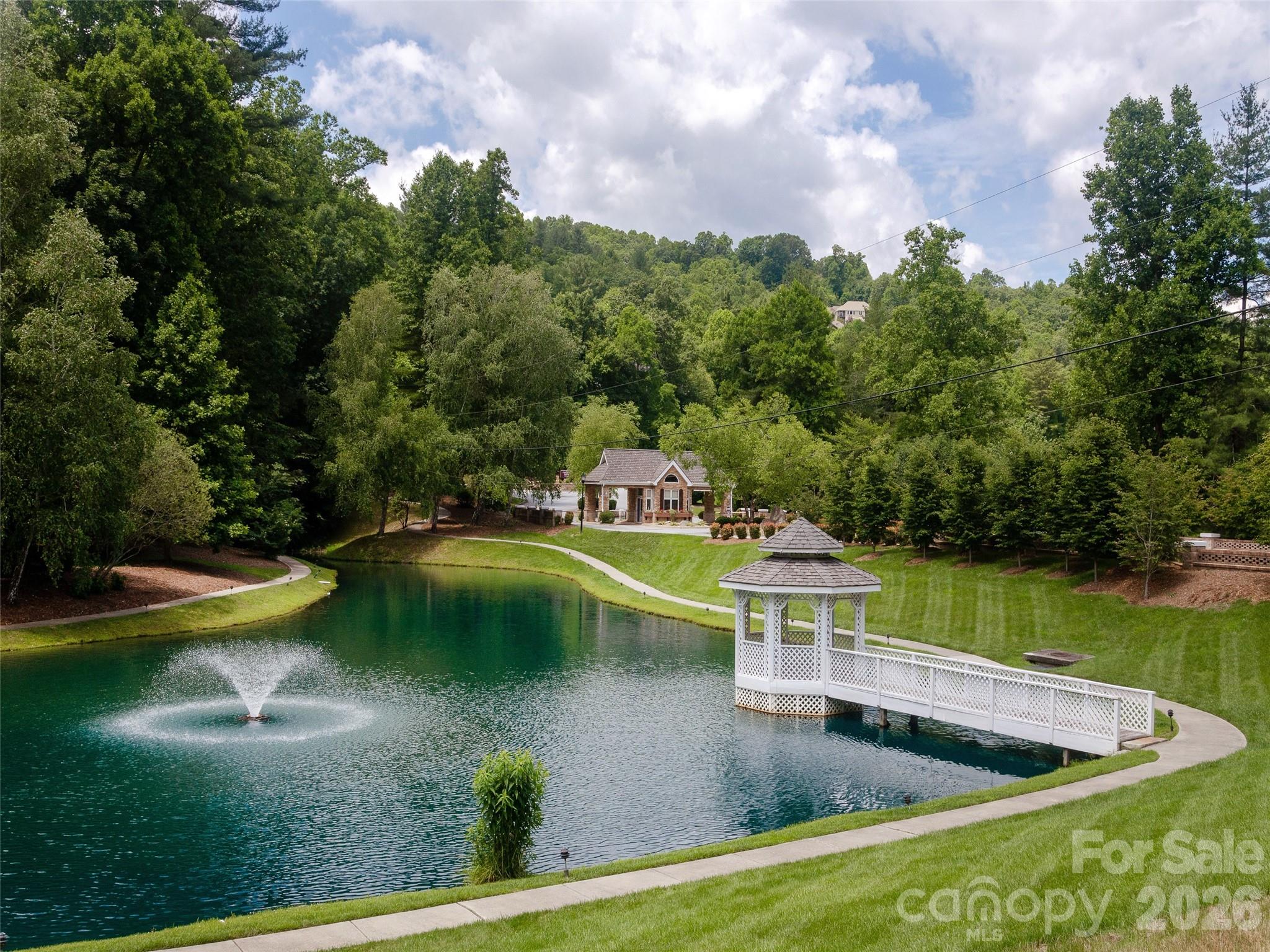 206 Black Oak Lane — Hendersonville