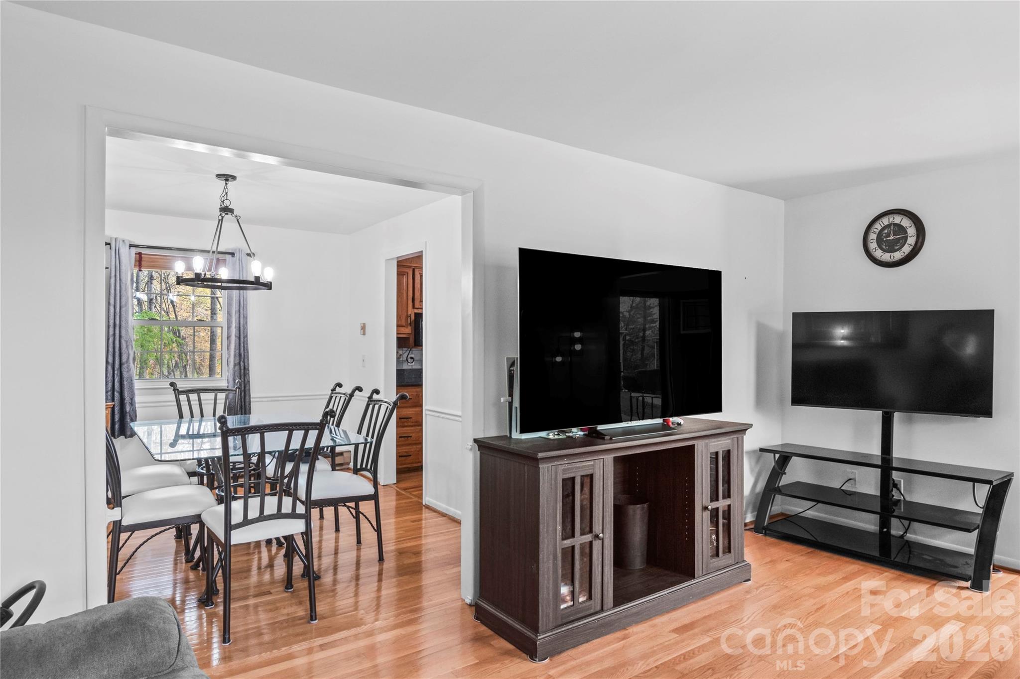 218 Misty Court — King