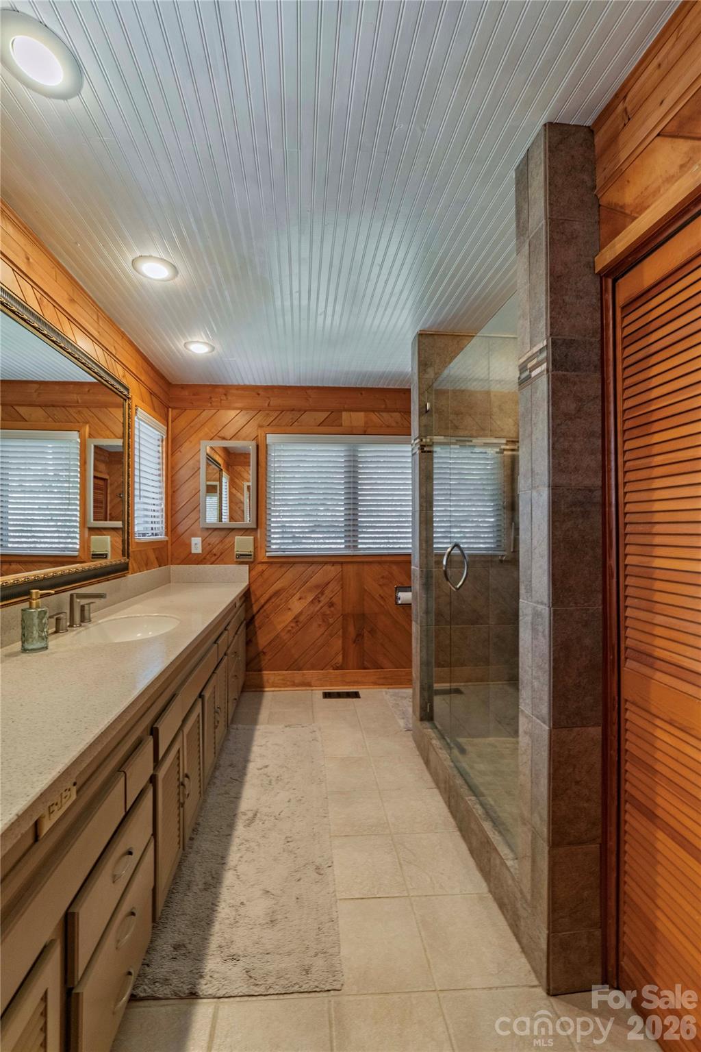369 Deals Gap Road — Robbinsville
