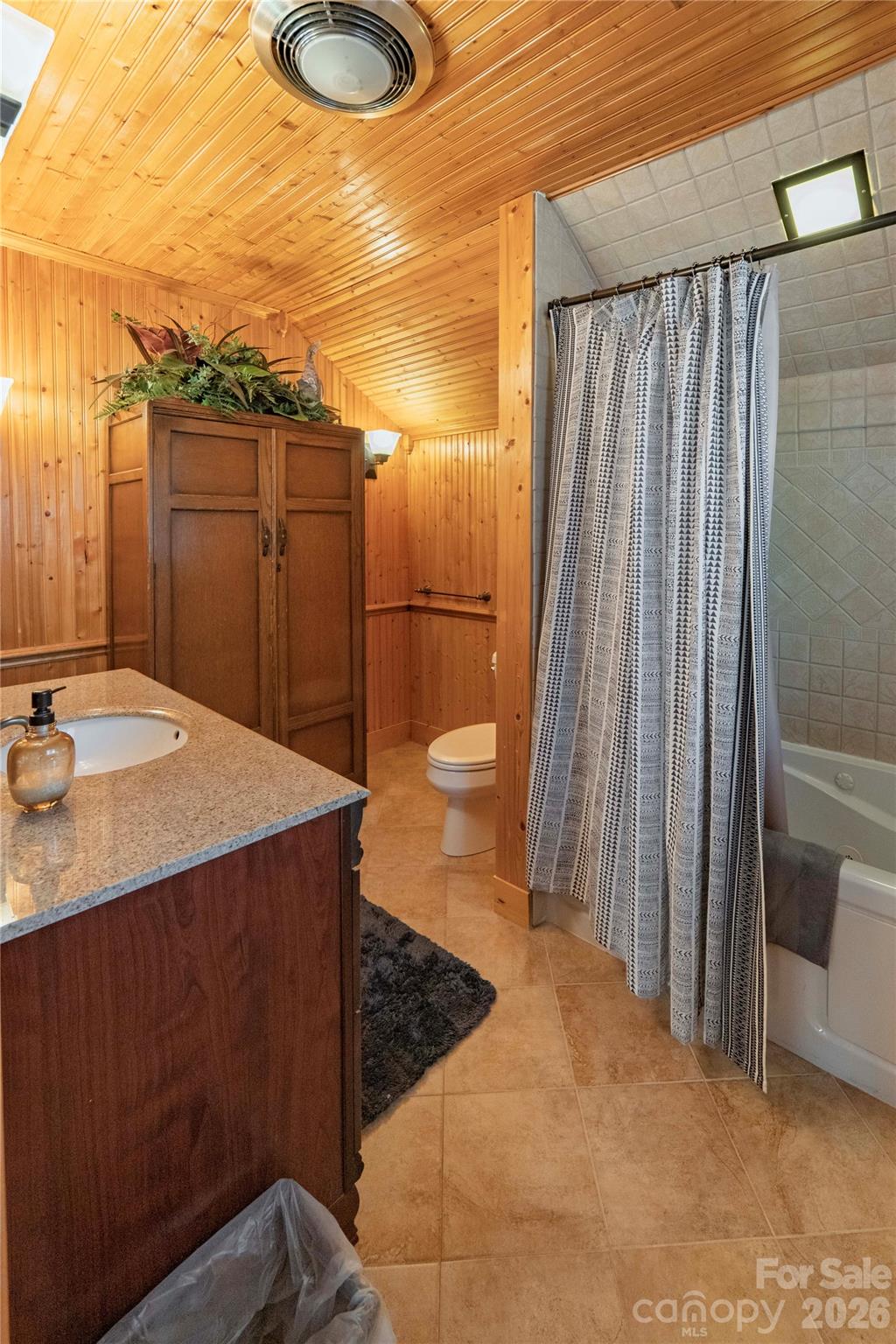 369 Deals Gap Road — Robbinsville