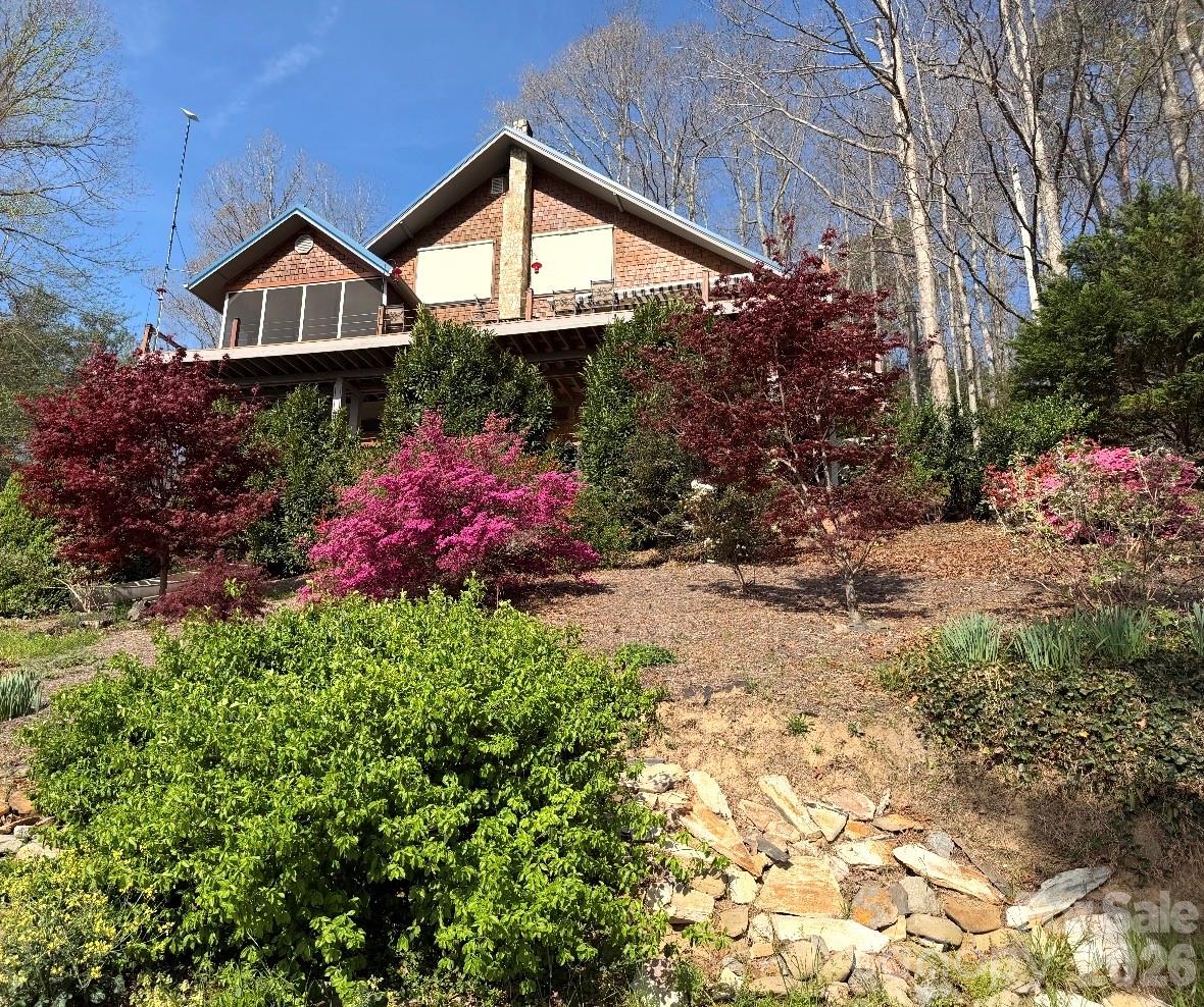 369 Deals Gap Road — Robbinsville