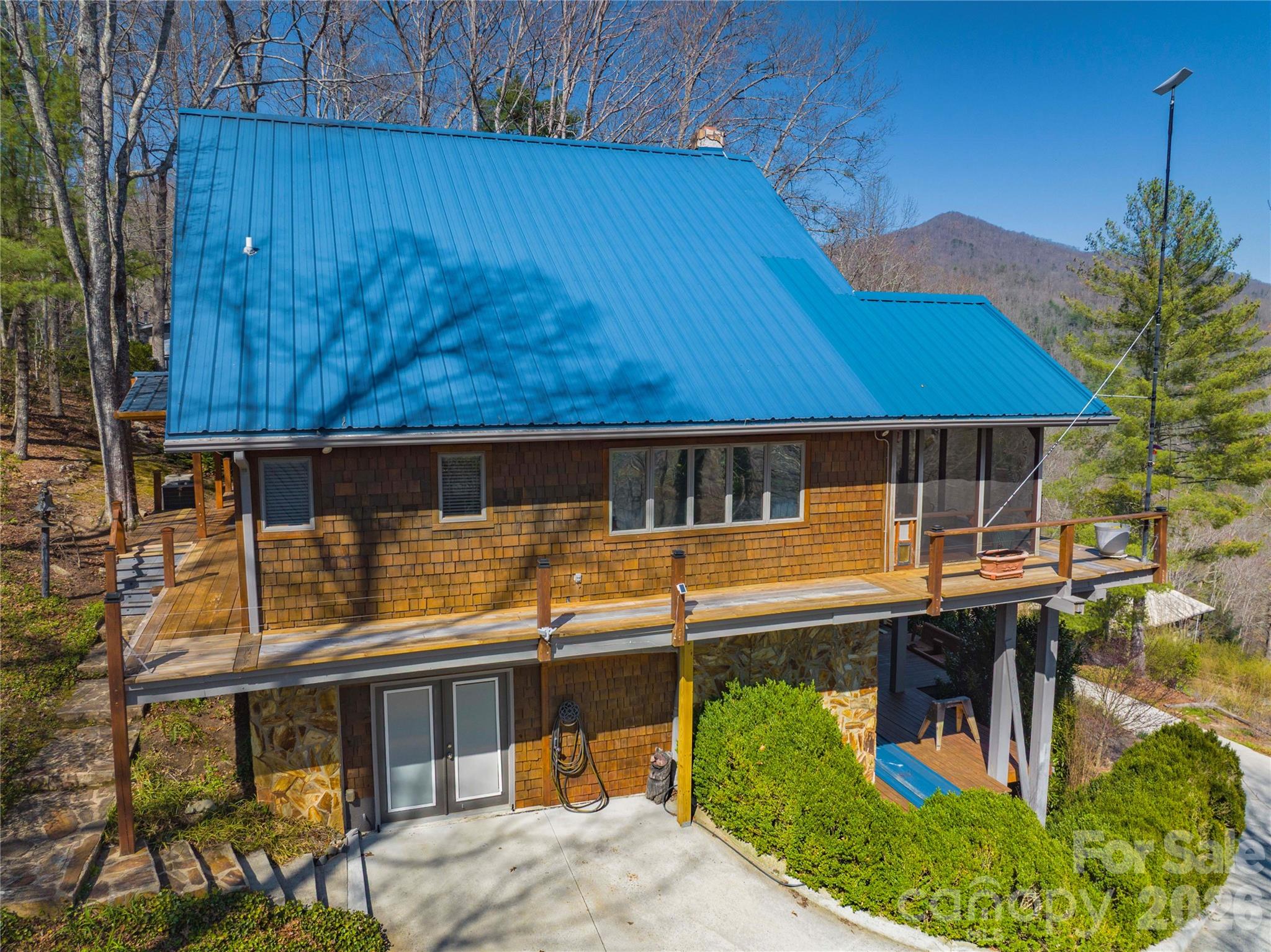 369 Deals Gap Road — Robbinsville