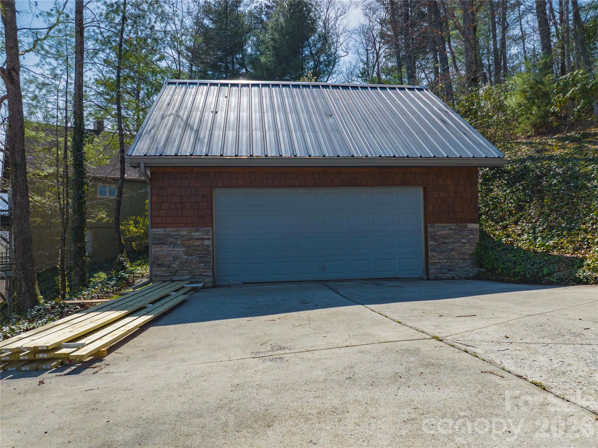 369 Deals Gap Road — Robbinsville