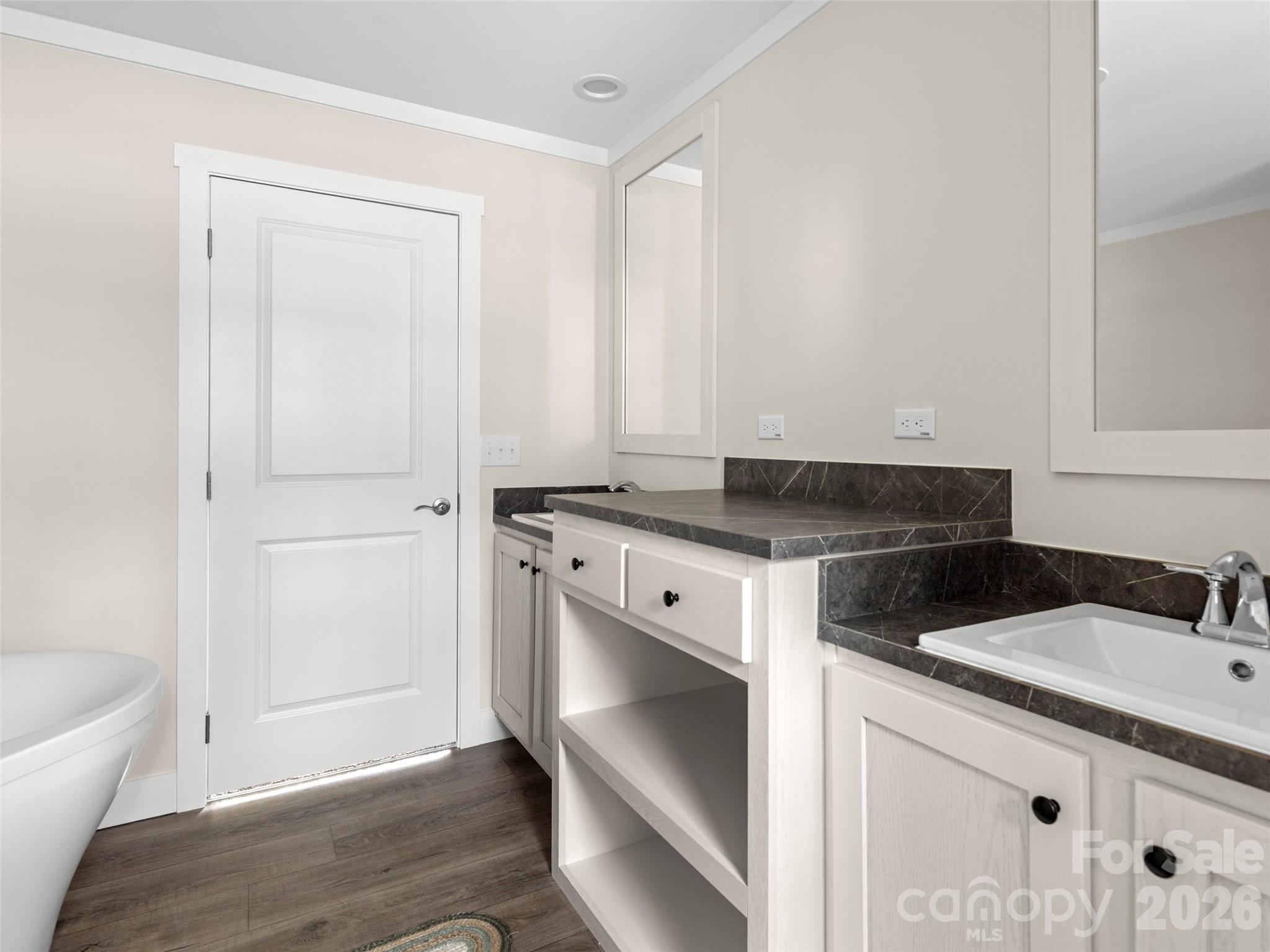 2095 Emmas Grove Road — Fairview