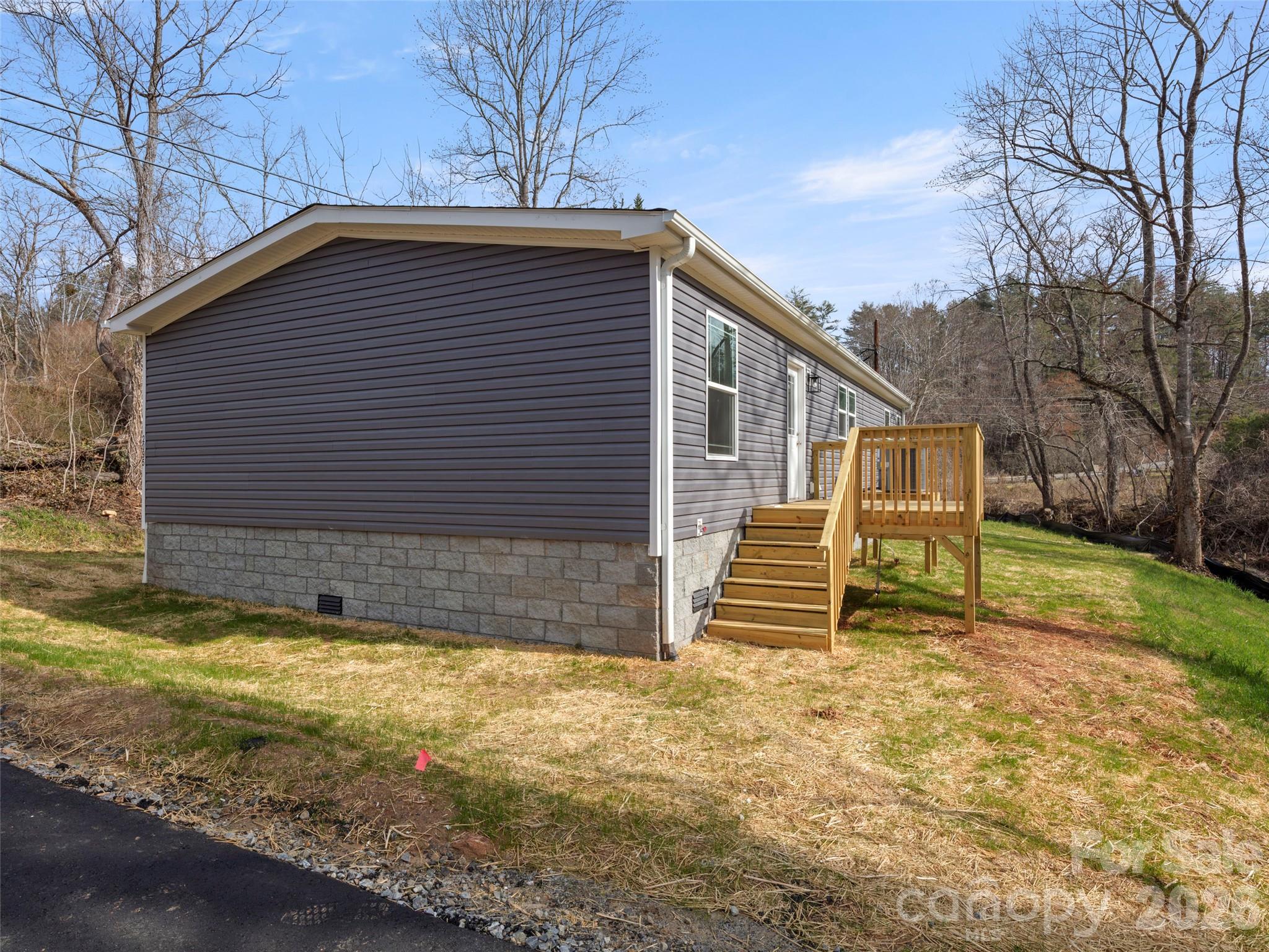 2095 Emmas Grove Road — Fairview