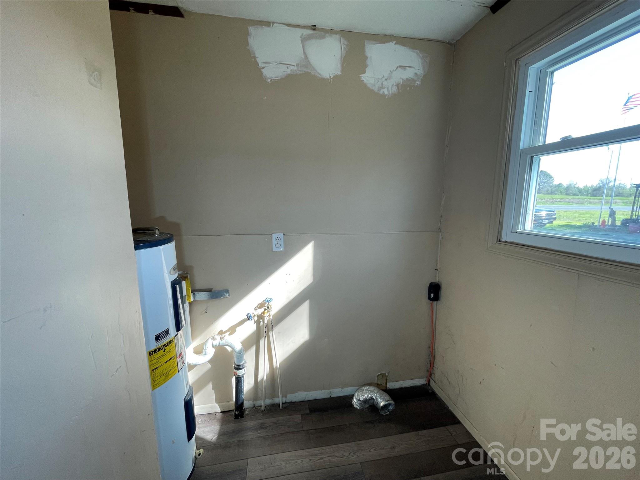 3542 Orchard Road — Iron Station
