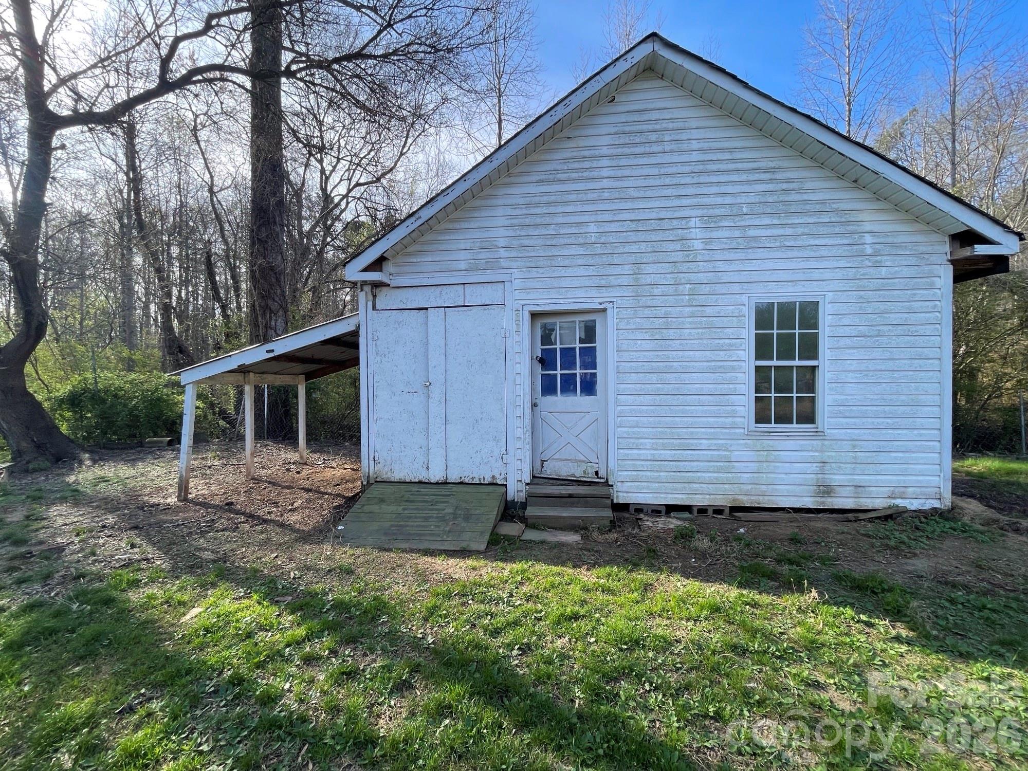 3542 Orchard Road — Iron Station
