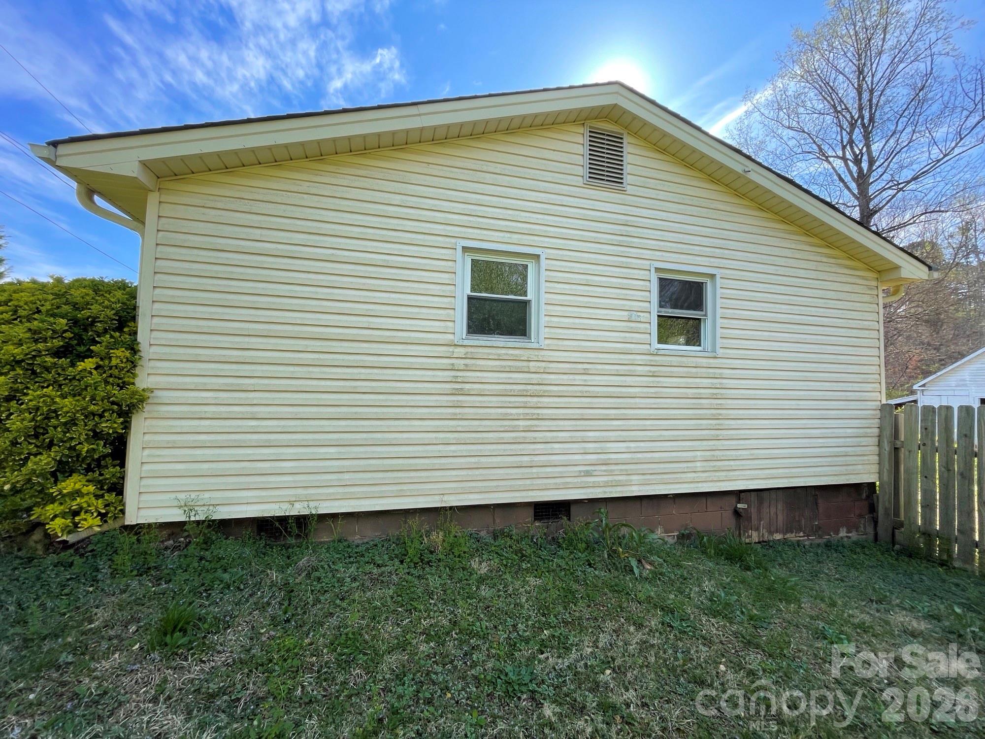 3542 Orchard Road — Iron Station