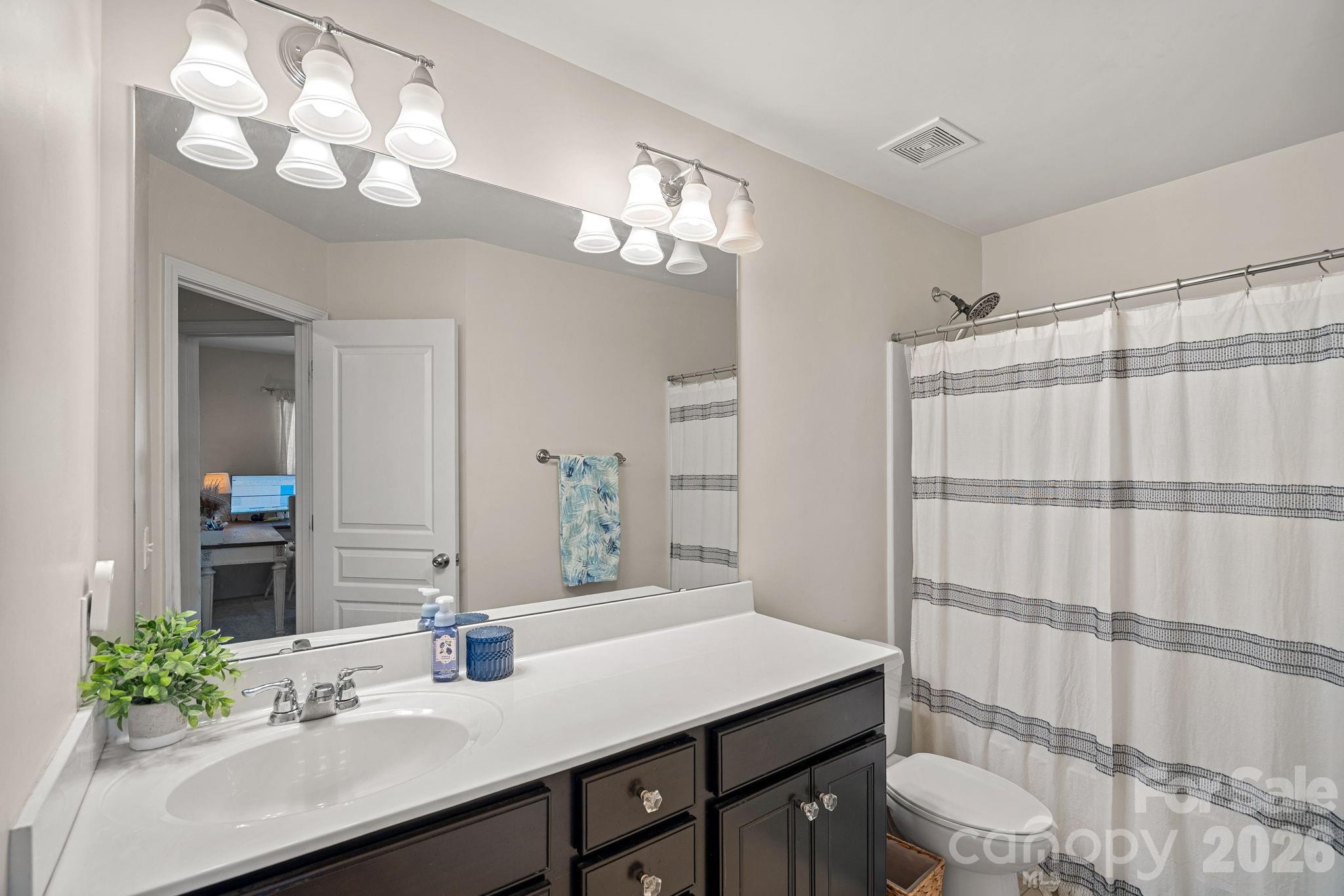 2219 Whitford Lane — Charlotte