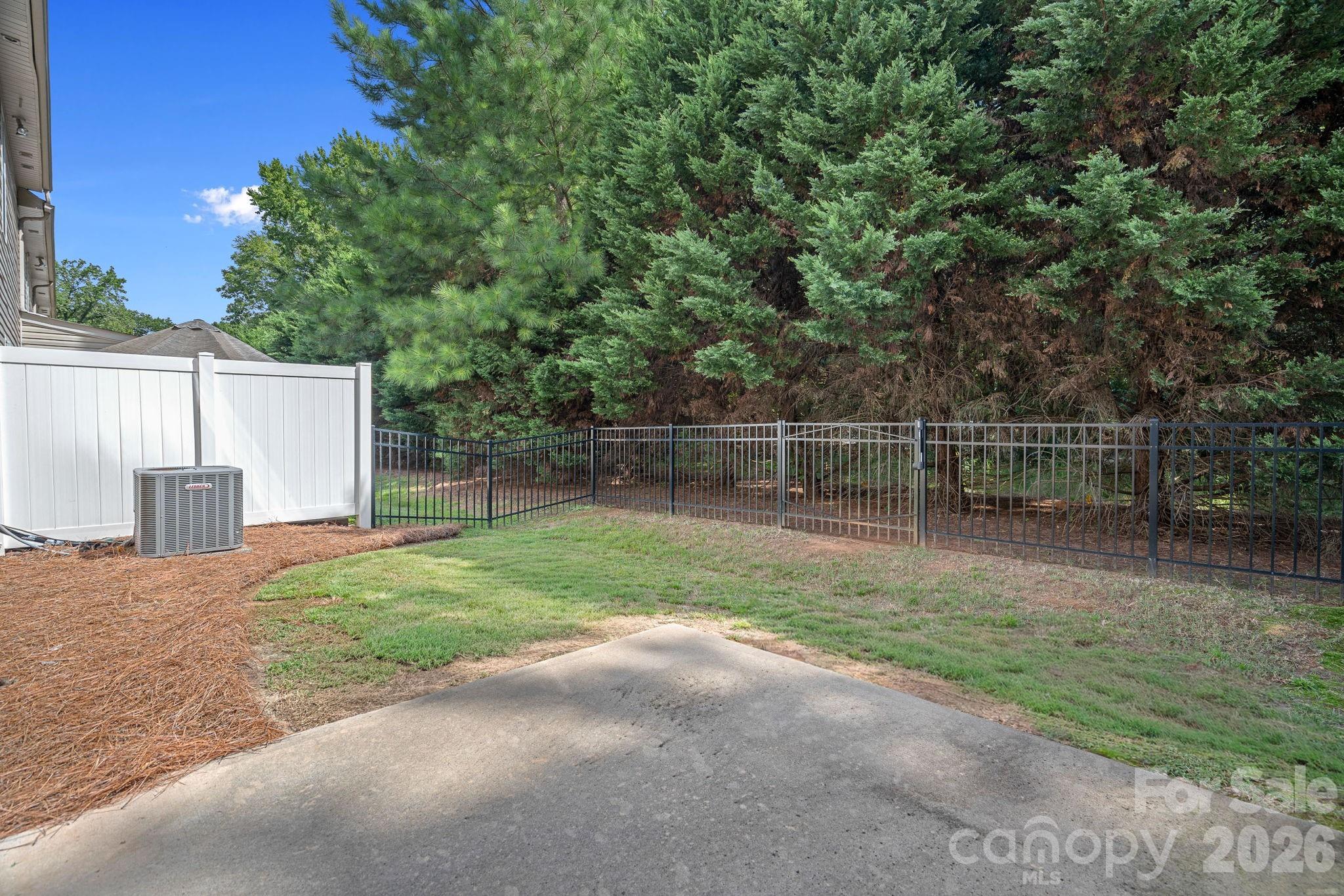 2219 Whitford Lane — Charlotte