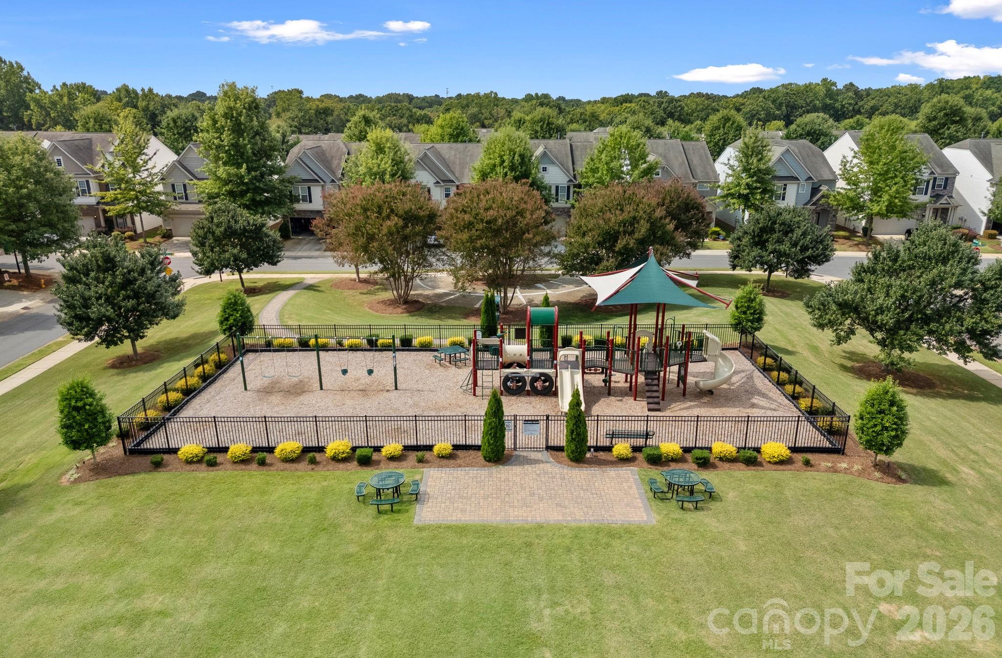 2219 Whitford Lane — Charlotte