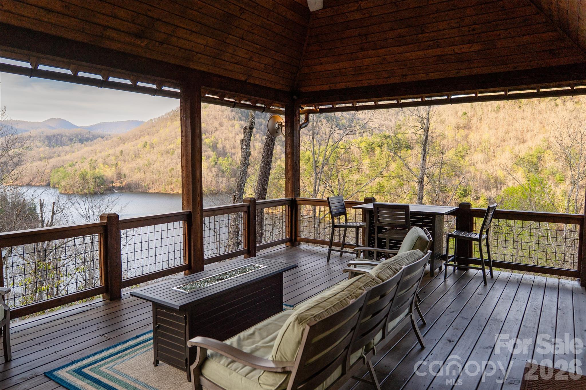86 Indigo Bunting Court — Tuckasegee