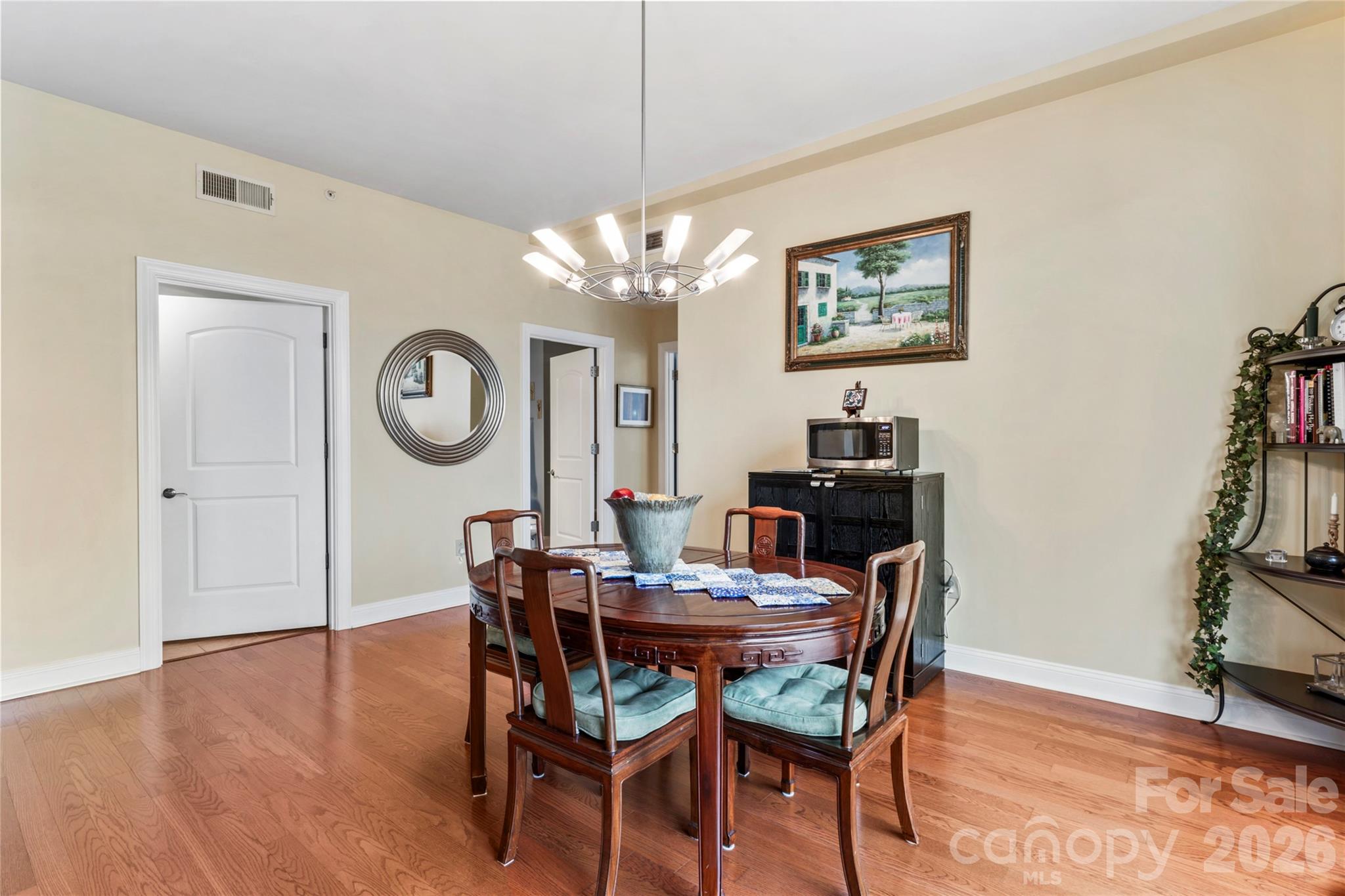 701 Royal Court #1007 — Charlotte