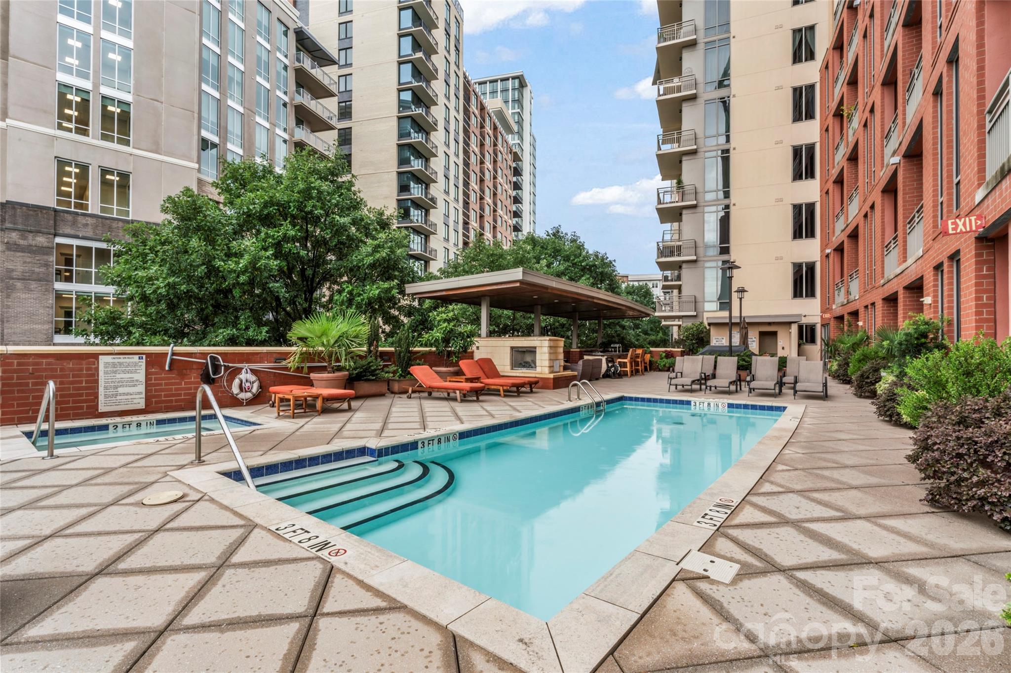 701 Royal Court #1007 — Charlotte