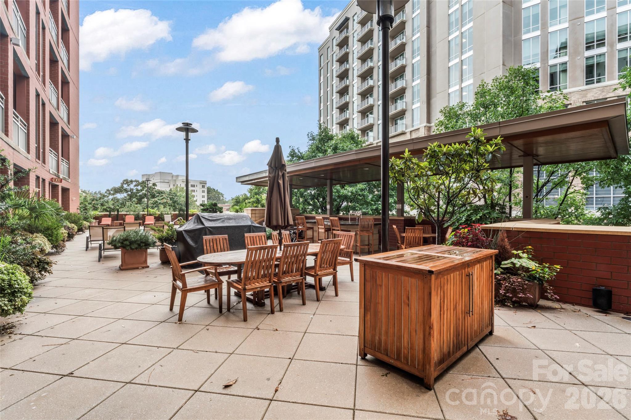 701 Royal Court #1007 — Charlotte