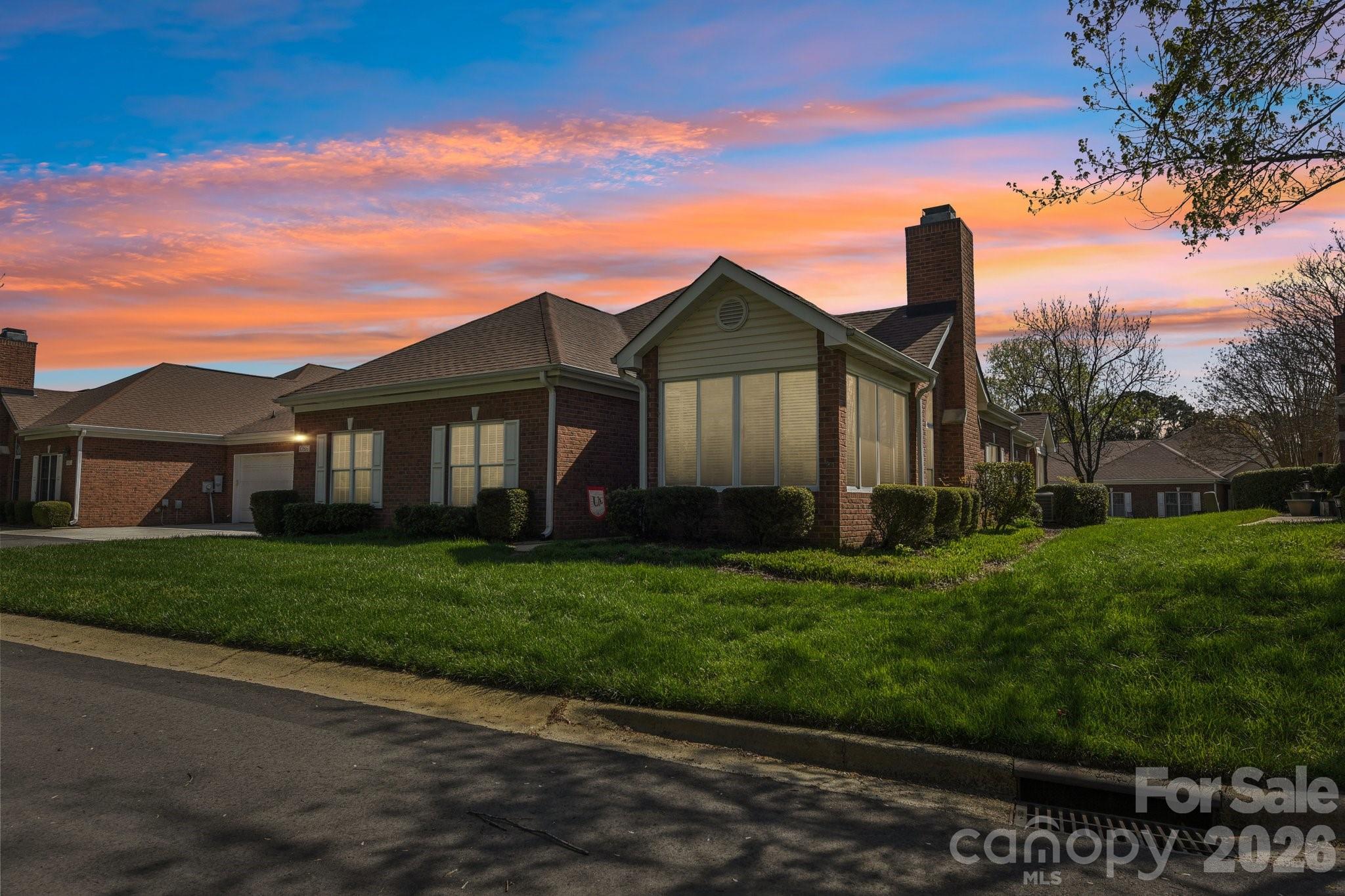 10816 Willow Crossing Drive — Charlotte