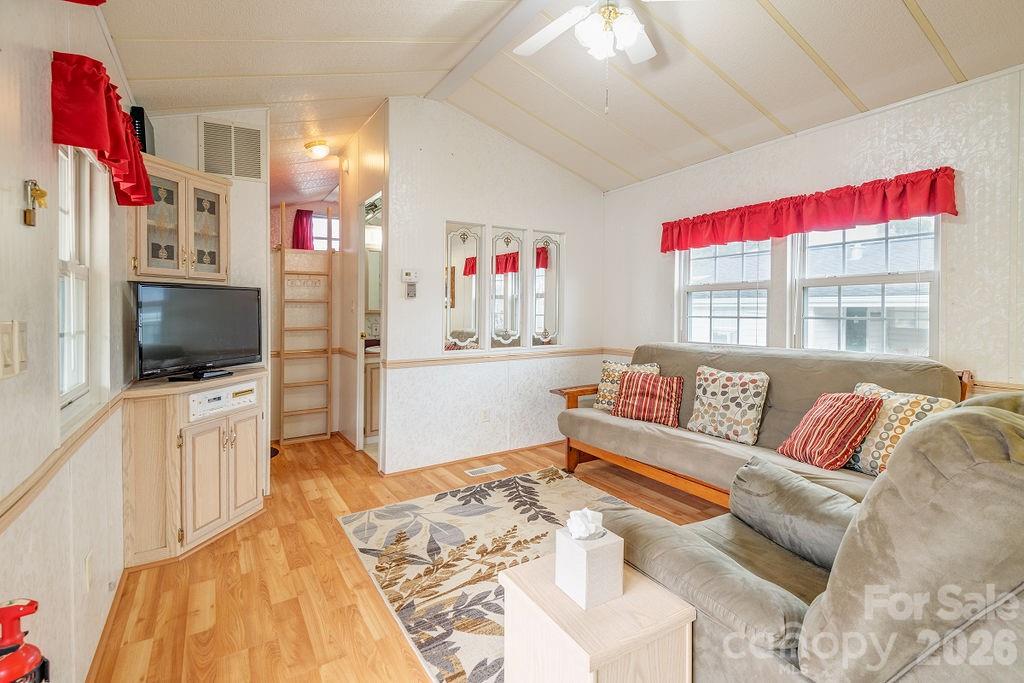 52 Strollers Lane — Waynesville