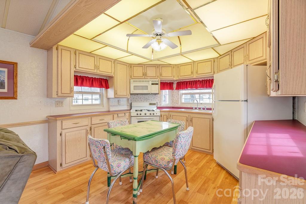 52 Strollers Lane — Waynesville