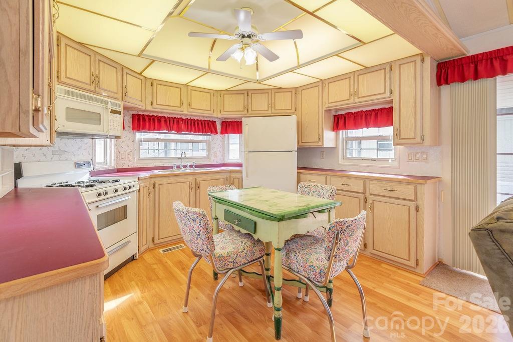 52 Strollers Lane — Waynesville