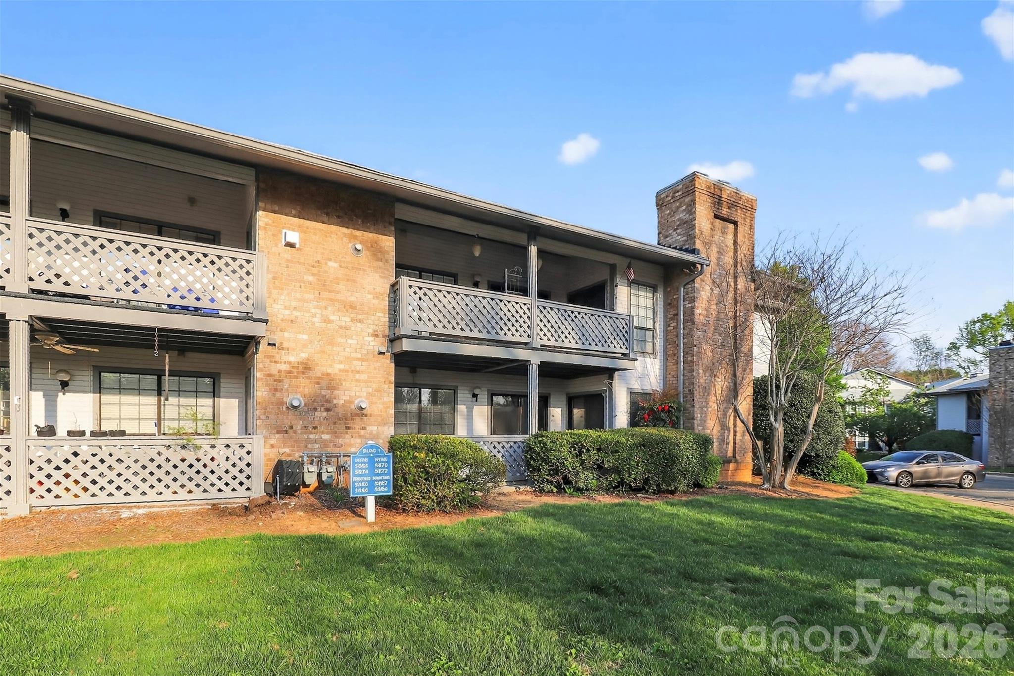 5862 Harris Grove Lane — Charlotte