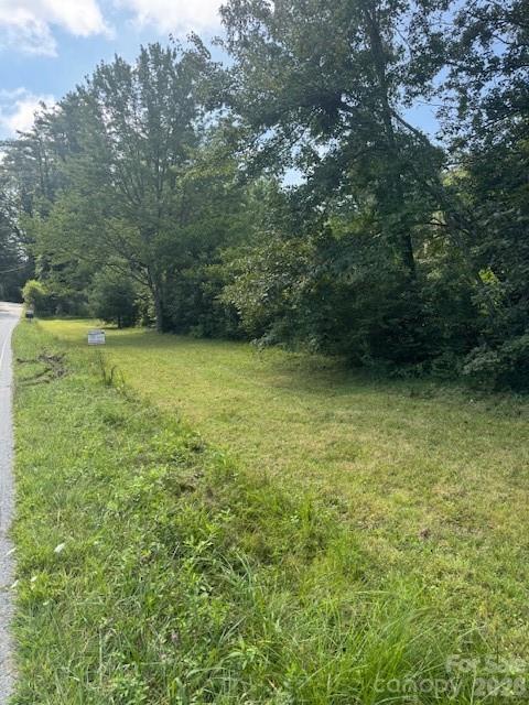 57 Twin Ponds Lane — Hendersonville