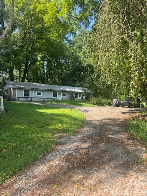 57 Twin Ponds Lane — Hendersonville