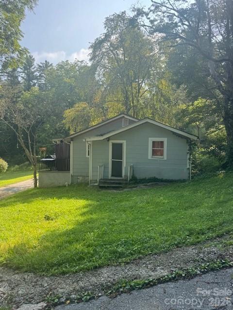 57 Twin Ponds Lane — Hendersonville
