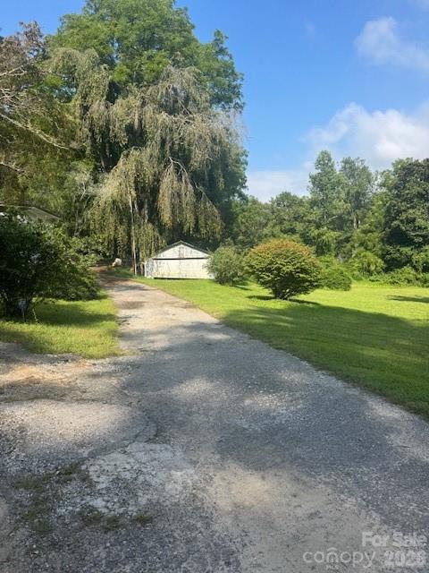 57 Twin Ponds Lane — Hendersonville